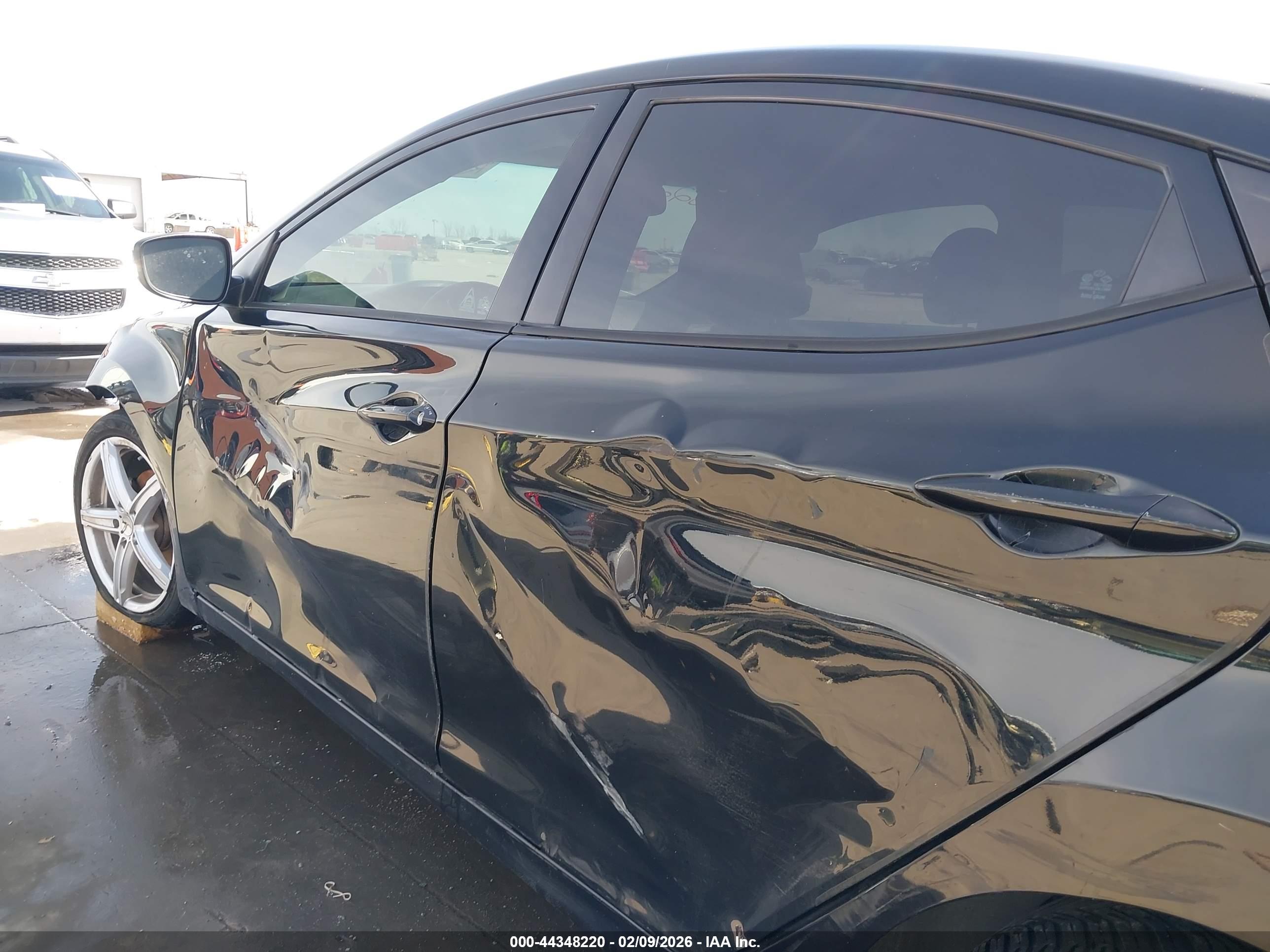 HYUNDAI ELANTRA image 6