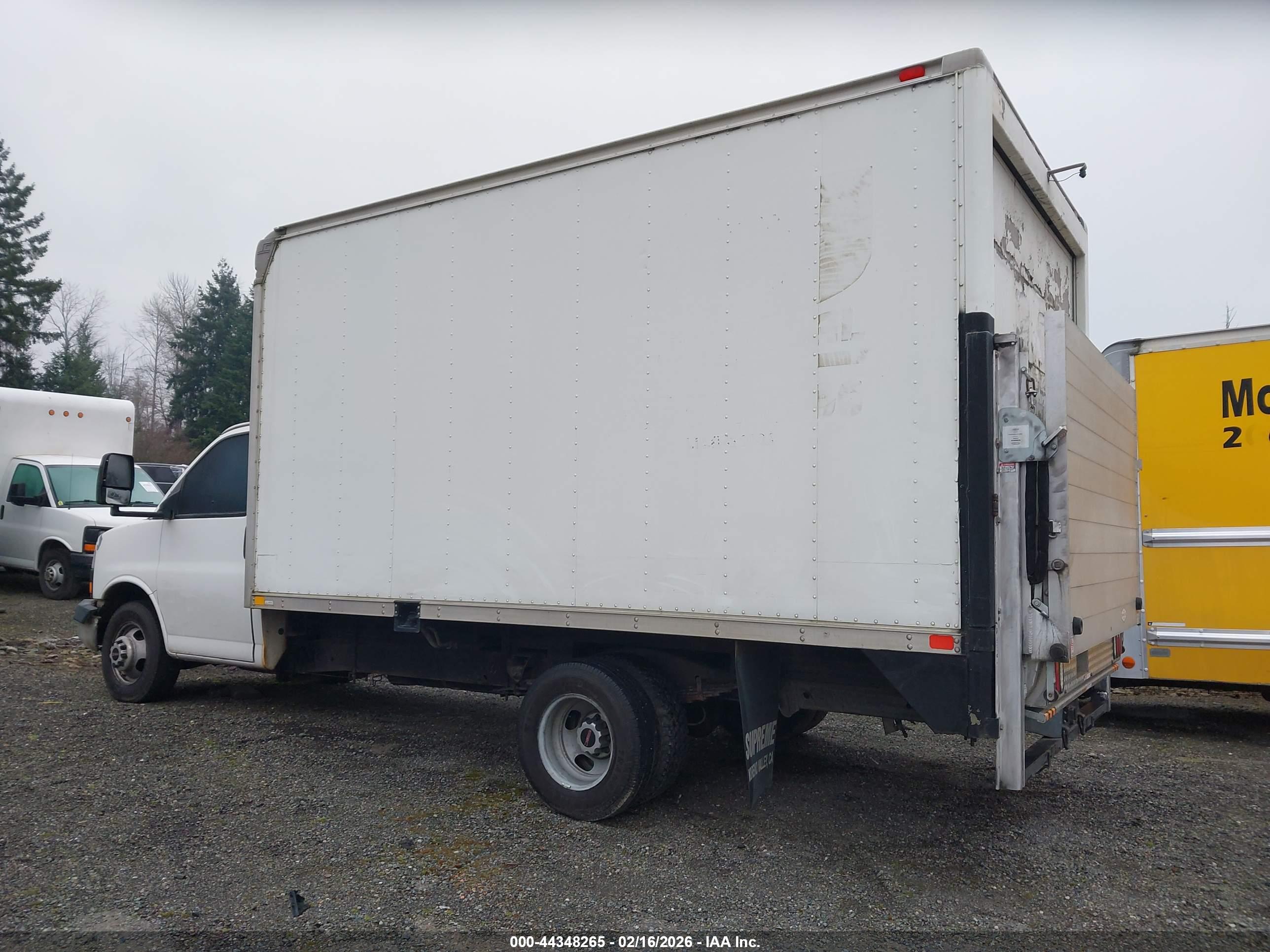 GMC SAVANA image 3
