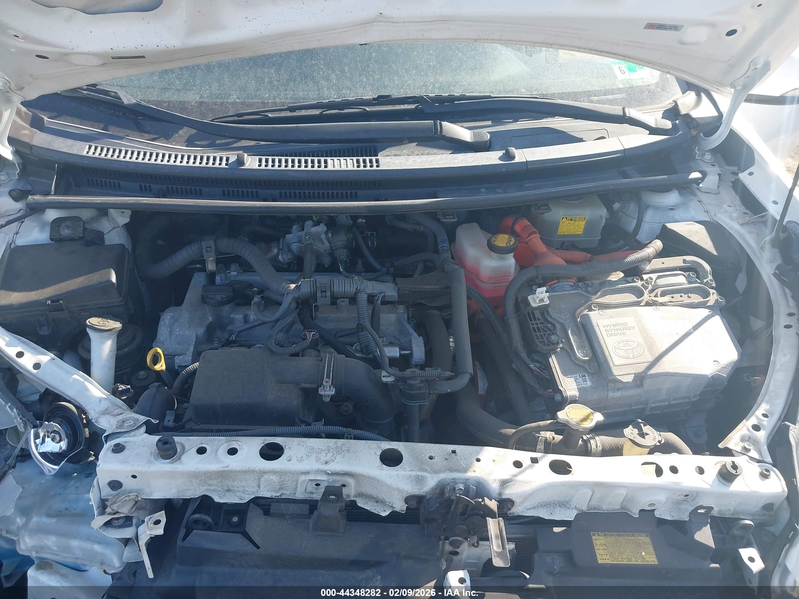 TOYOTA PRIUS image 10