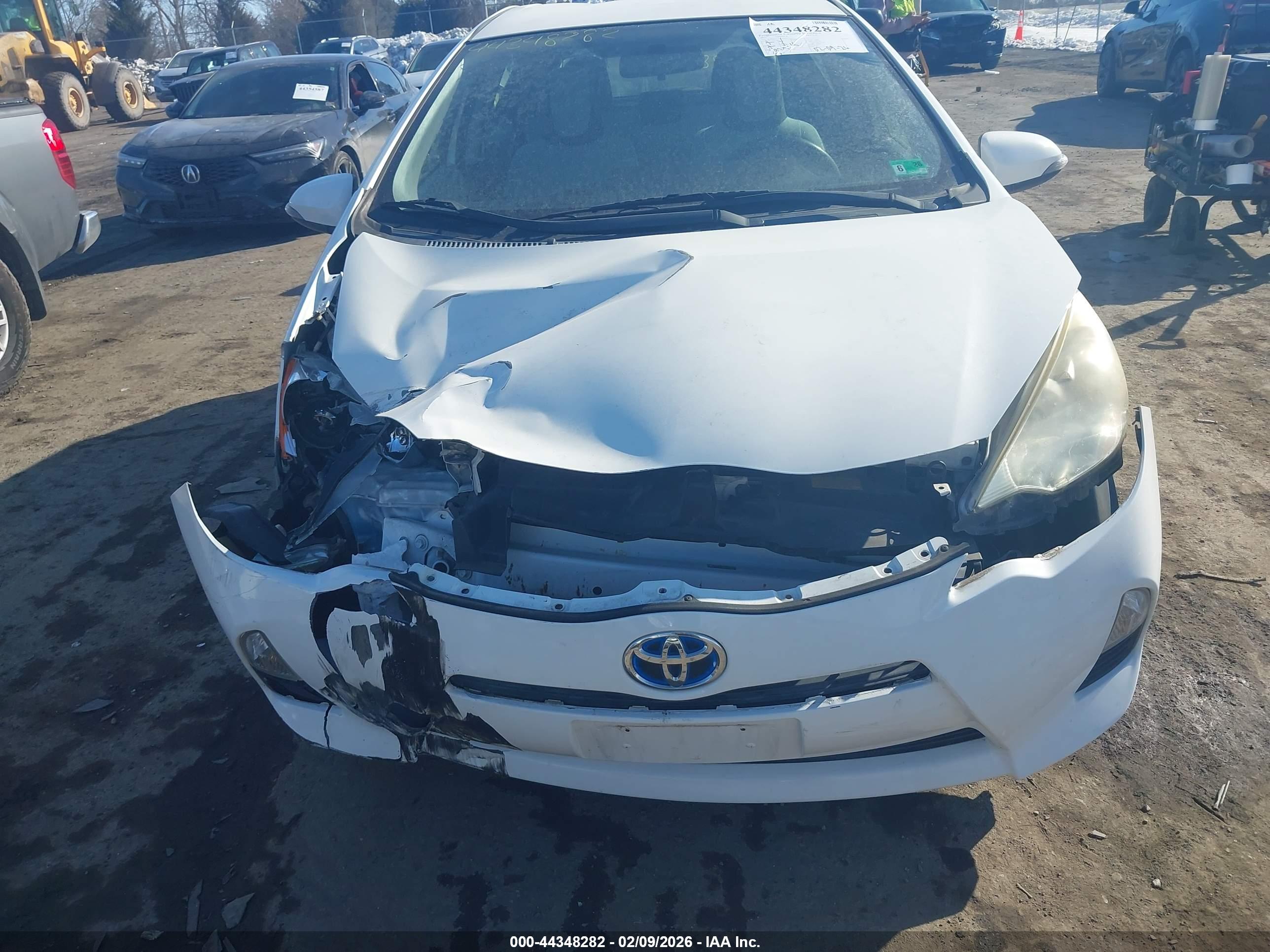 TOYOTA PRIUS image 6