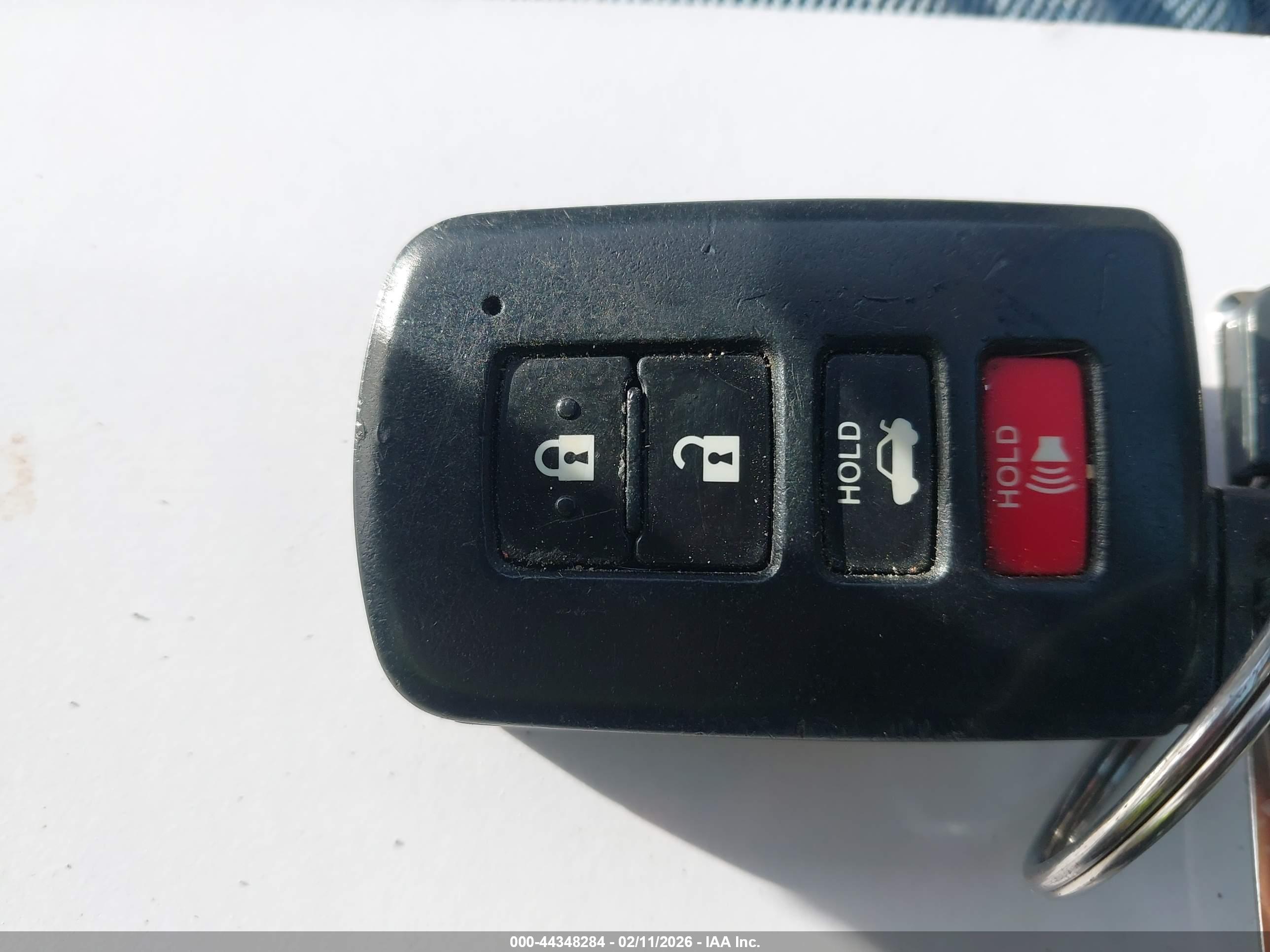 TOYOTA CAMRY image 11