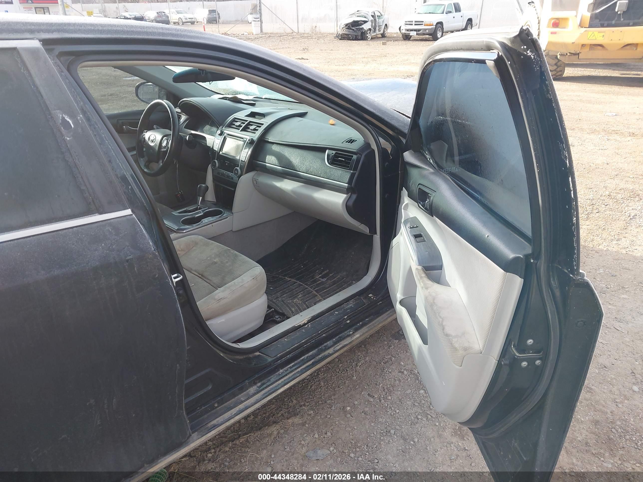TOYOTA CAMRY image 5