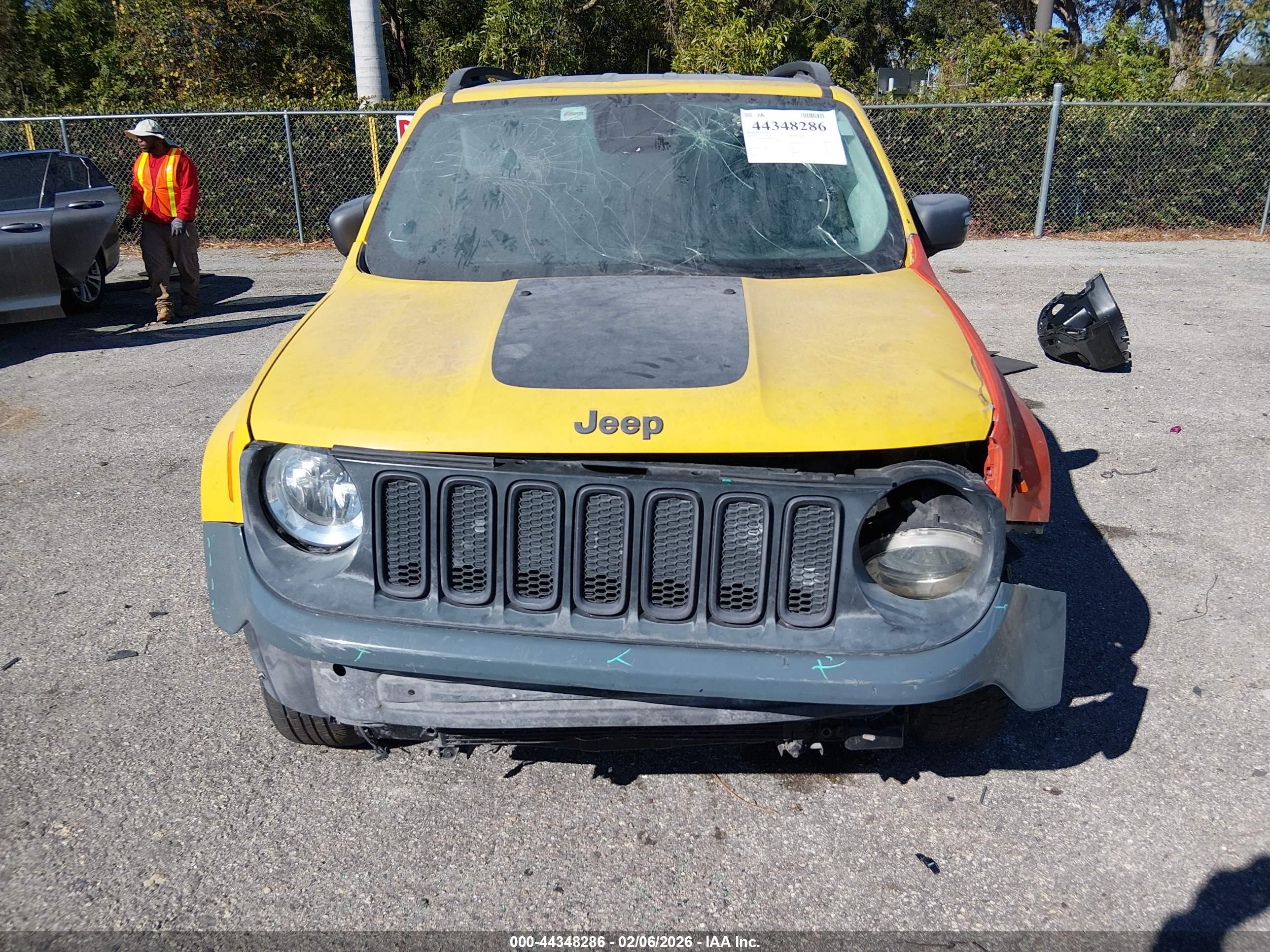 JEEP RENEGADE image 6