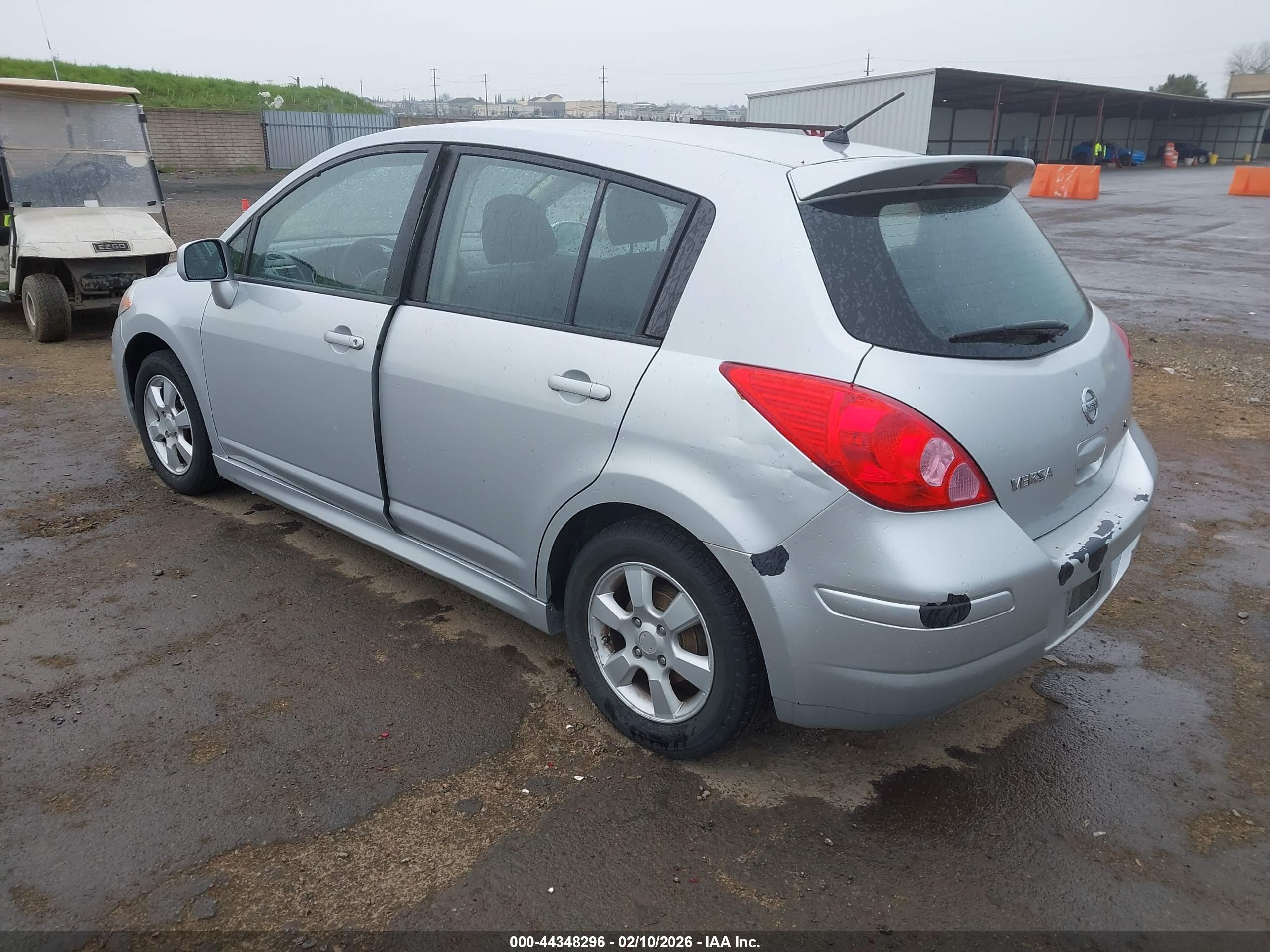 NISSAN VERSA image 3