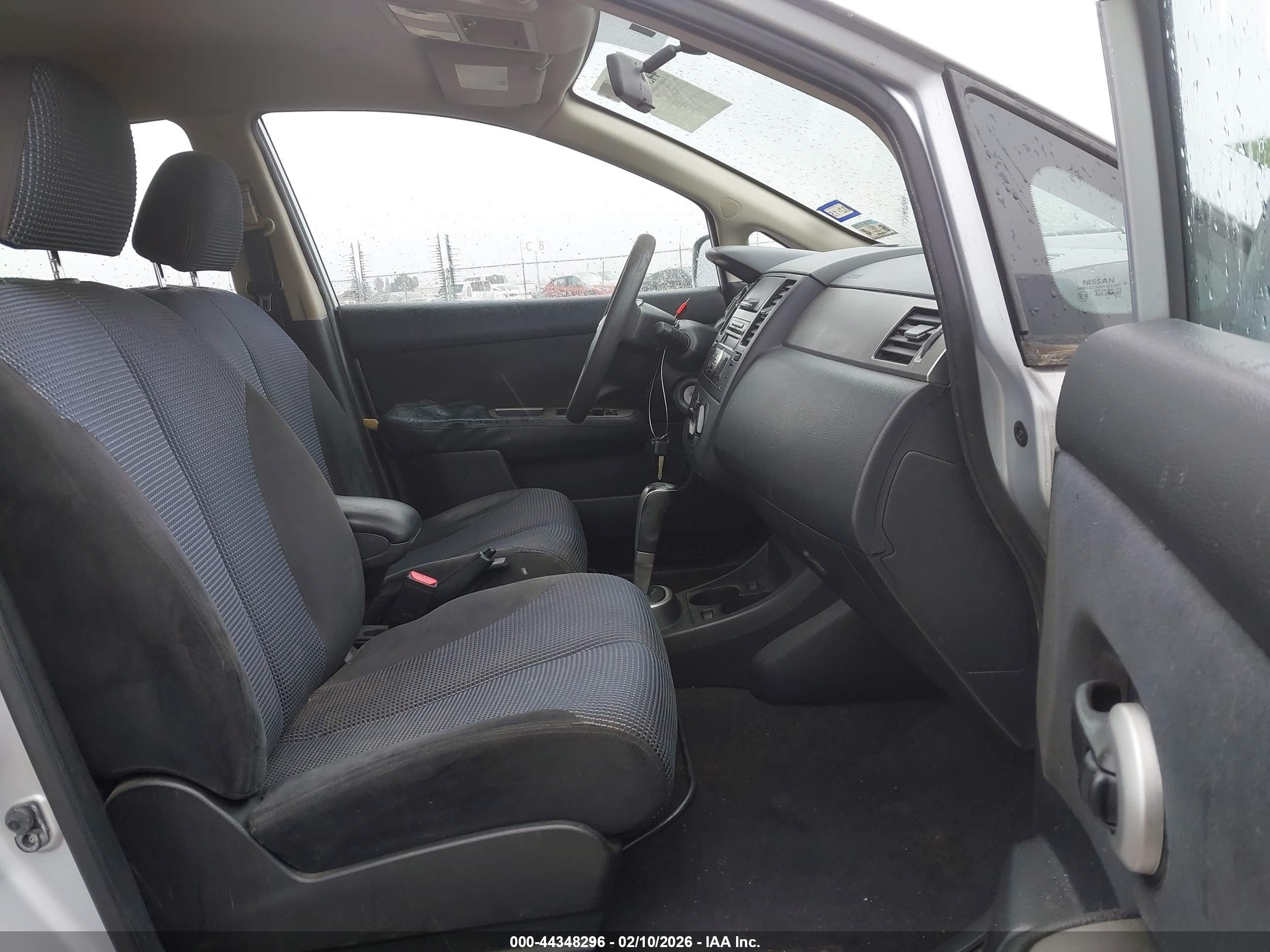 NISSAN VERSA image 5