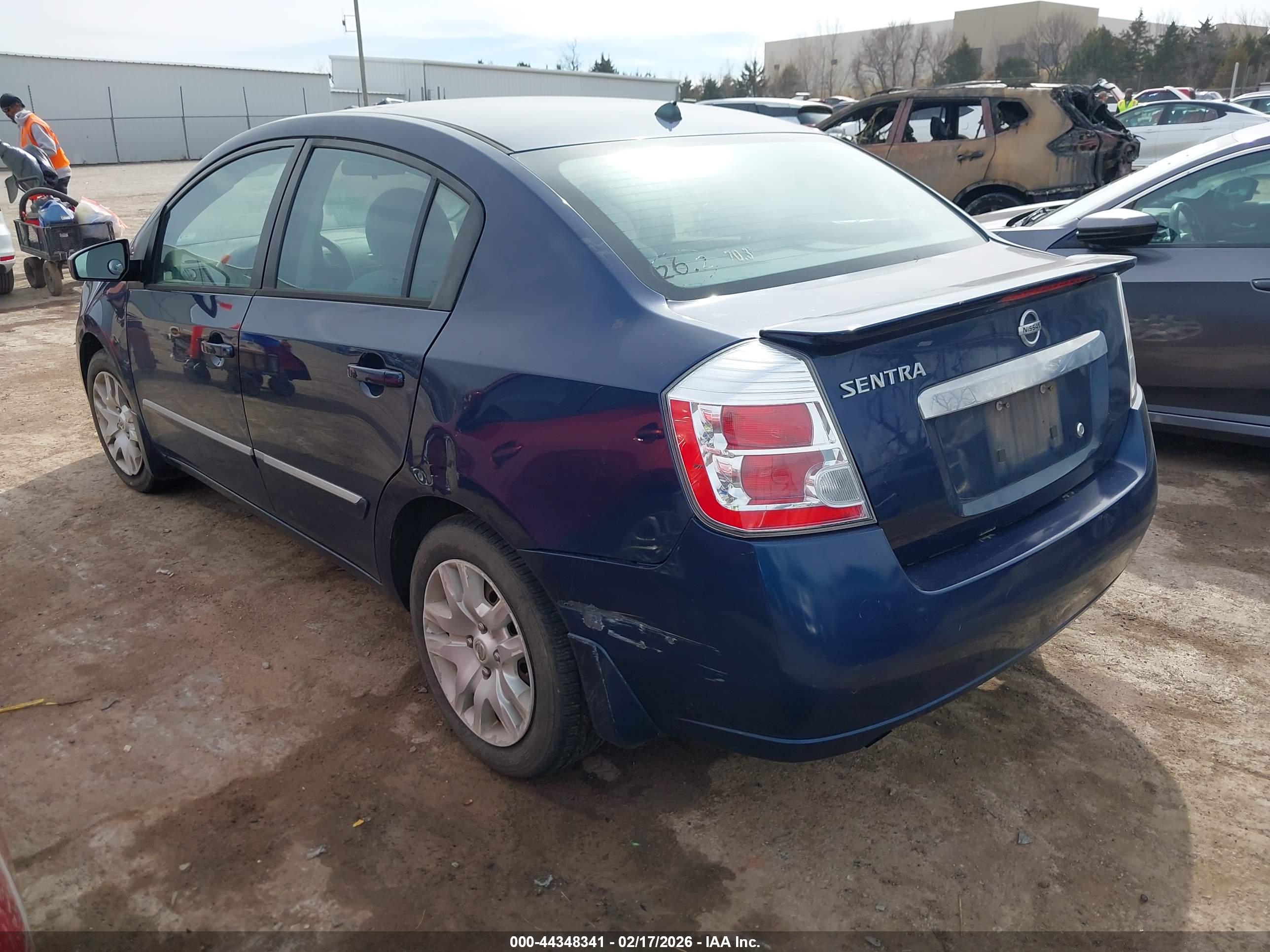 NISSAN SENTRA image 3