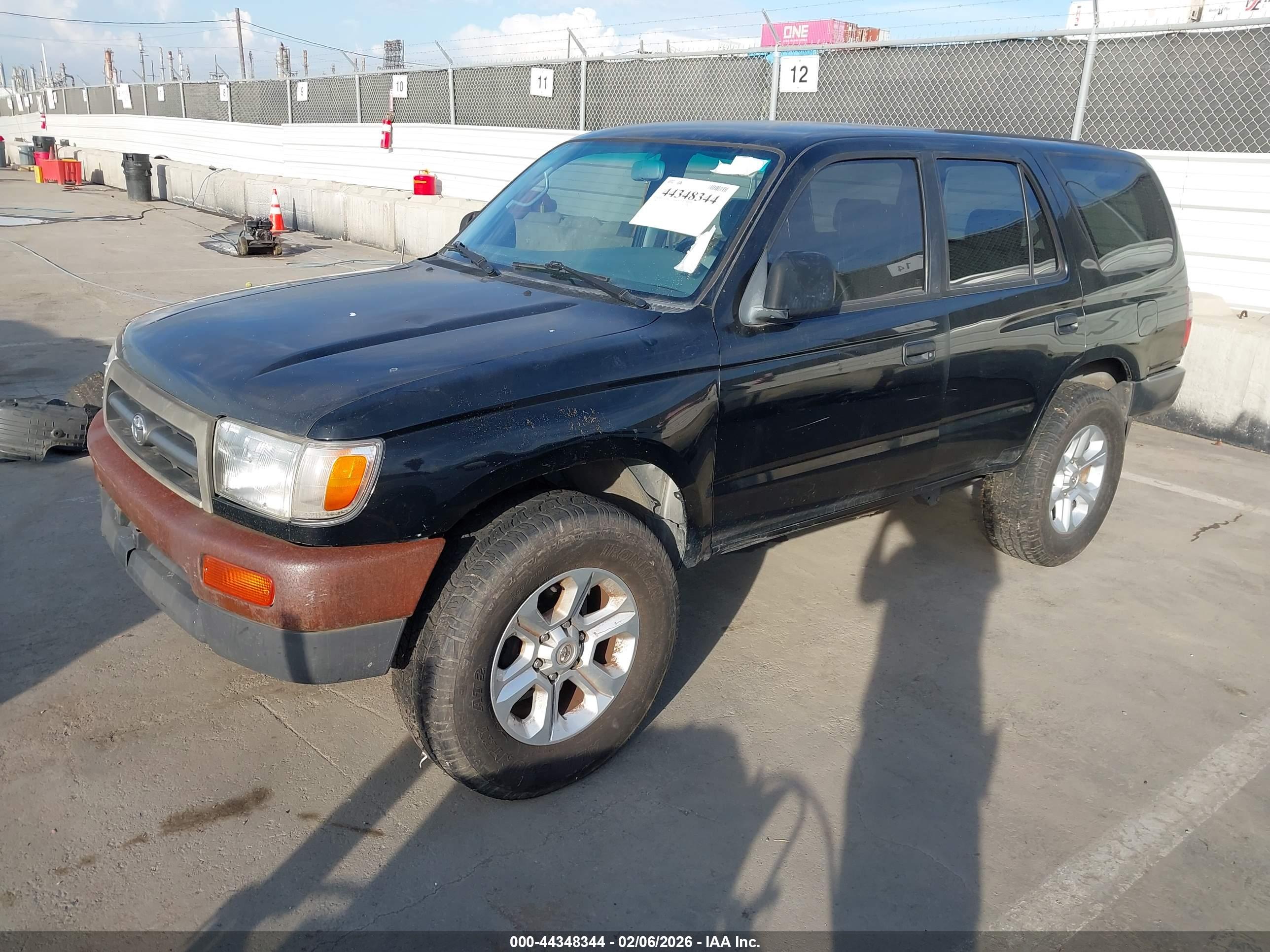 TOYOTA 4RUNNER image 2