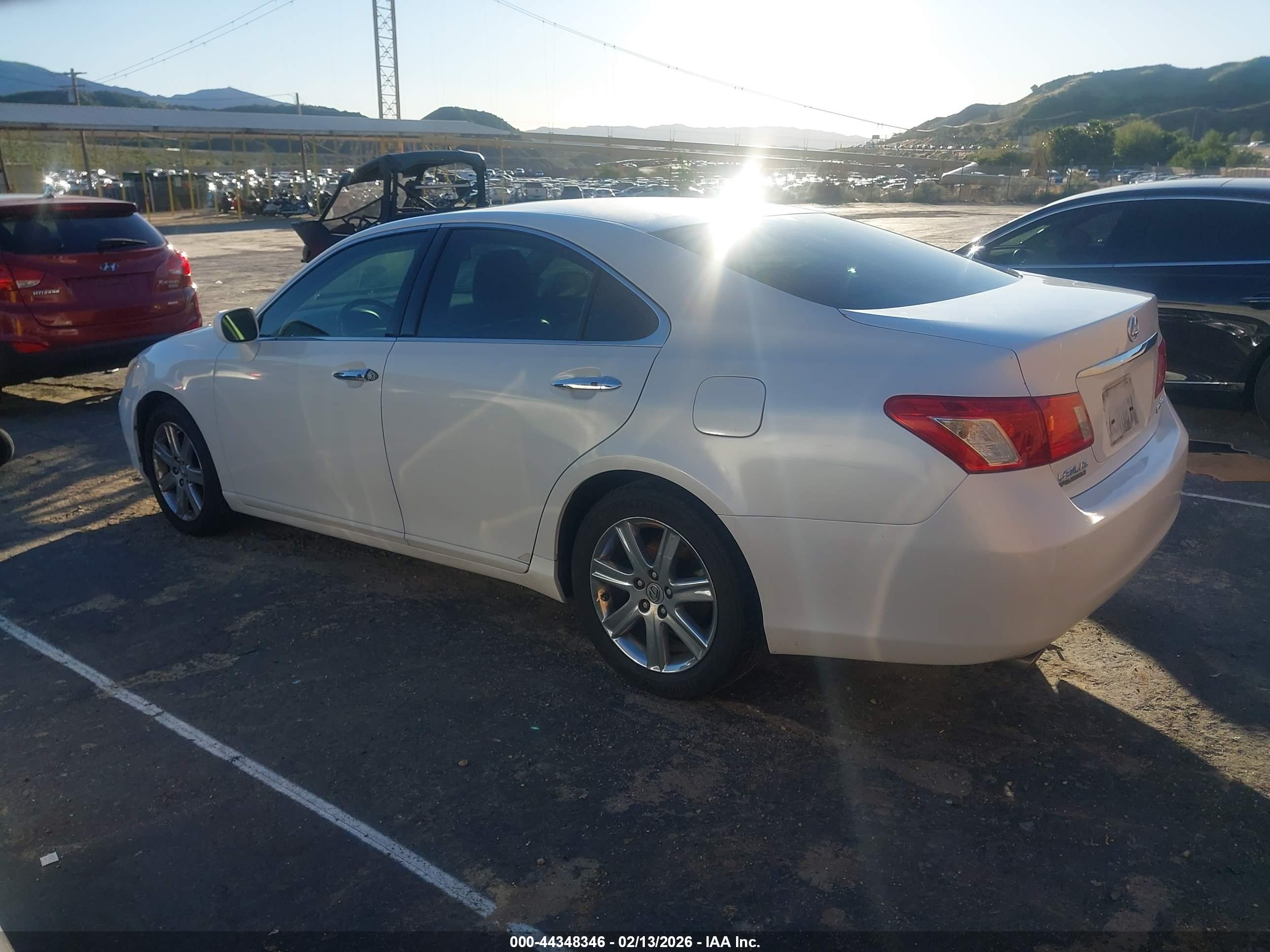 LEXUS ES image 3