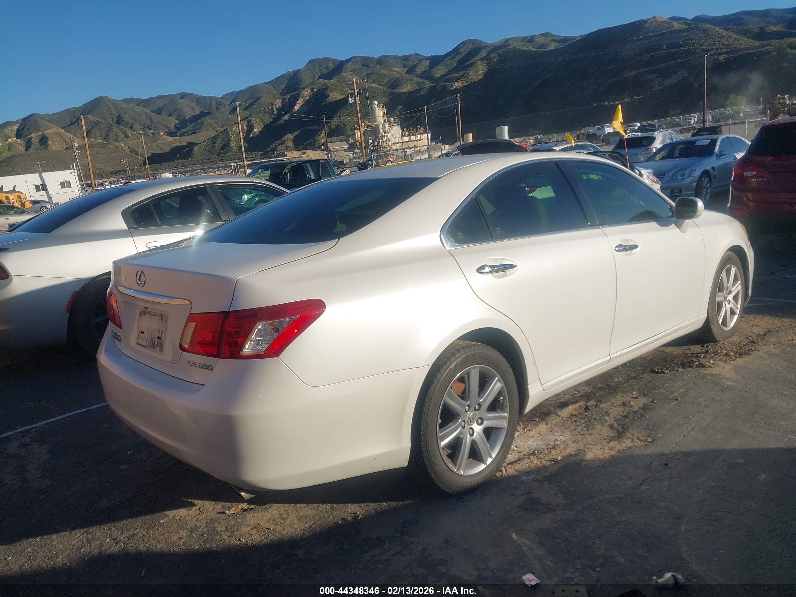 LEXUS ES image 4