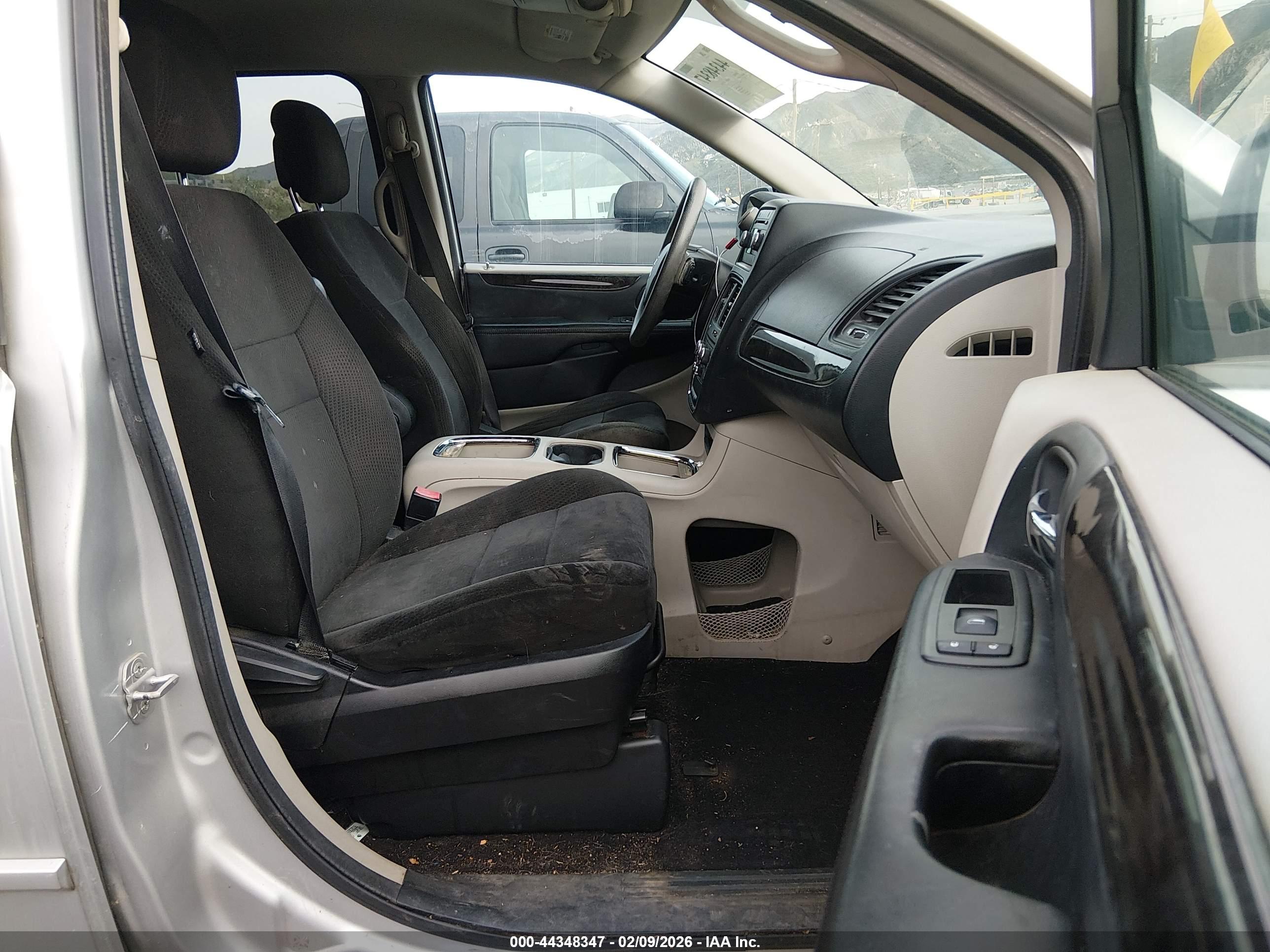 DODGE GRAND image 5
