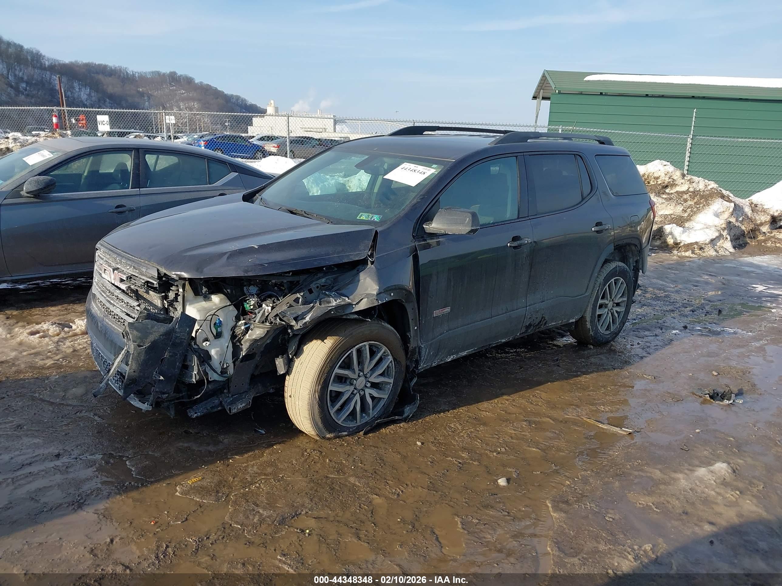 GMC ACADIA image 2