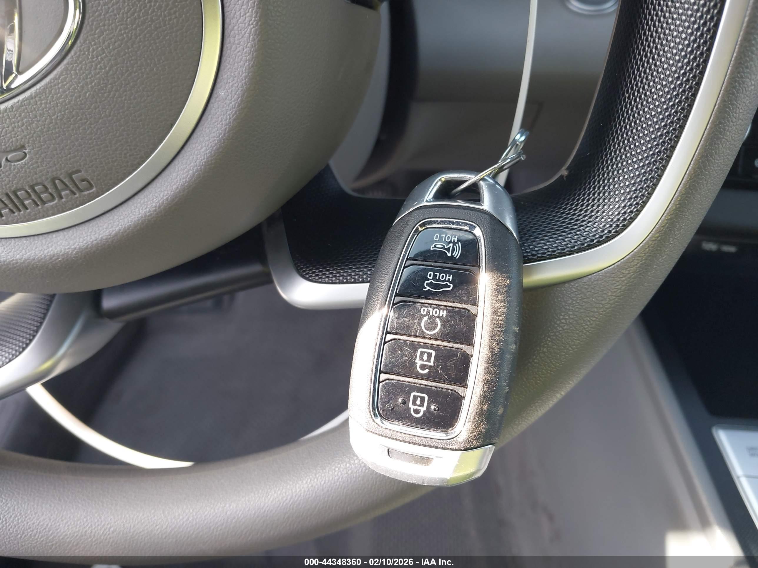 HYUNDAI ELANTRA image 11