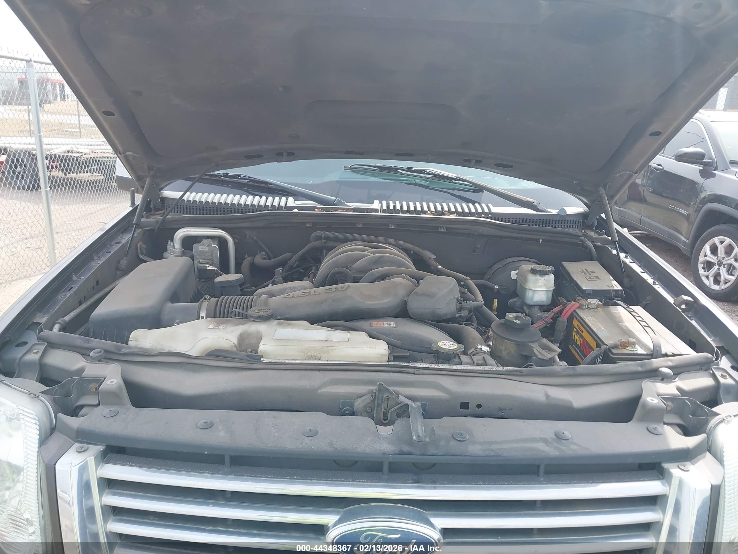 FORD EXPLORER image 10