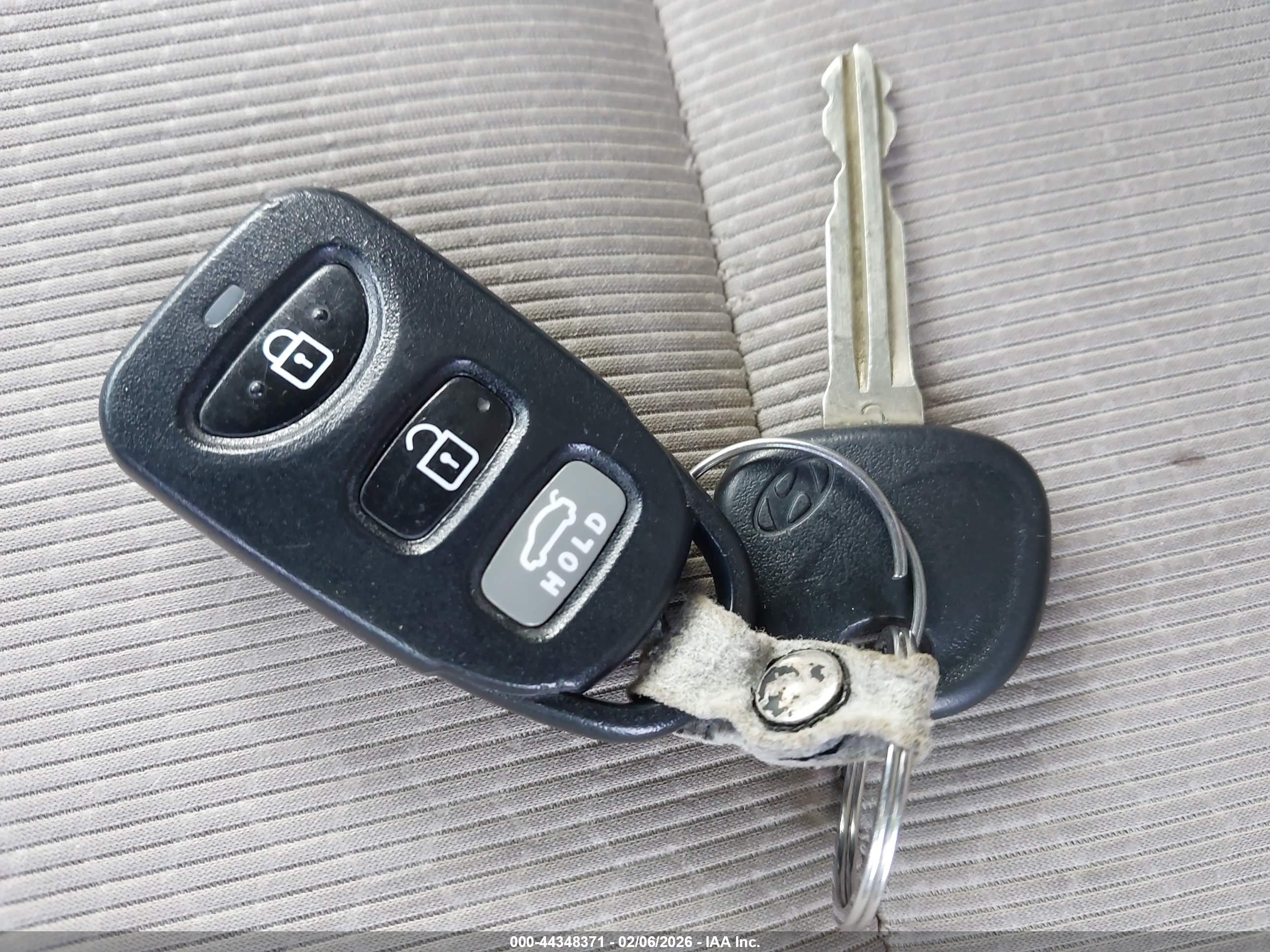 HYUNDAI ELANTRA image 11
