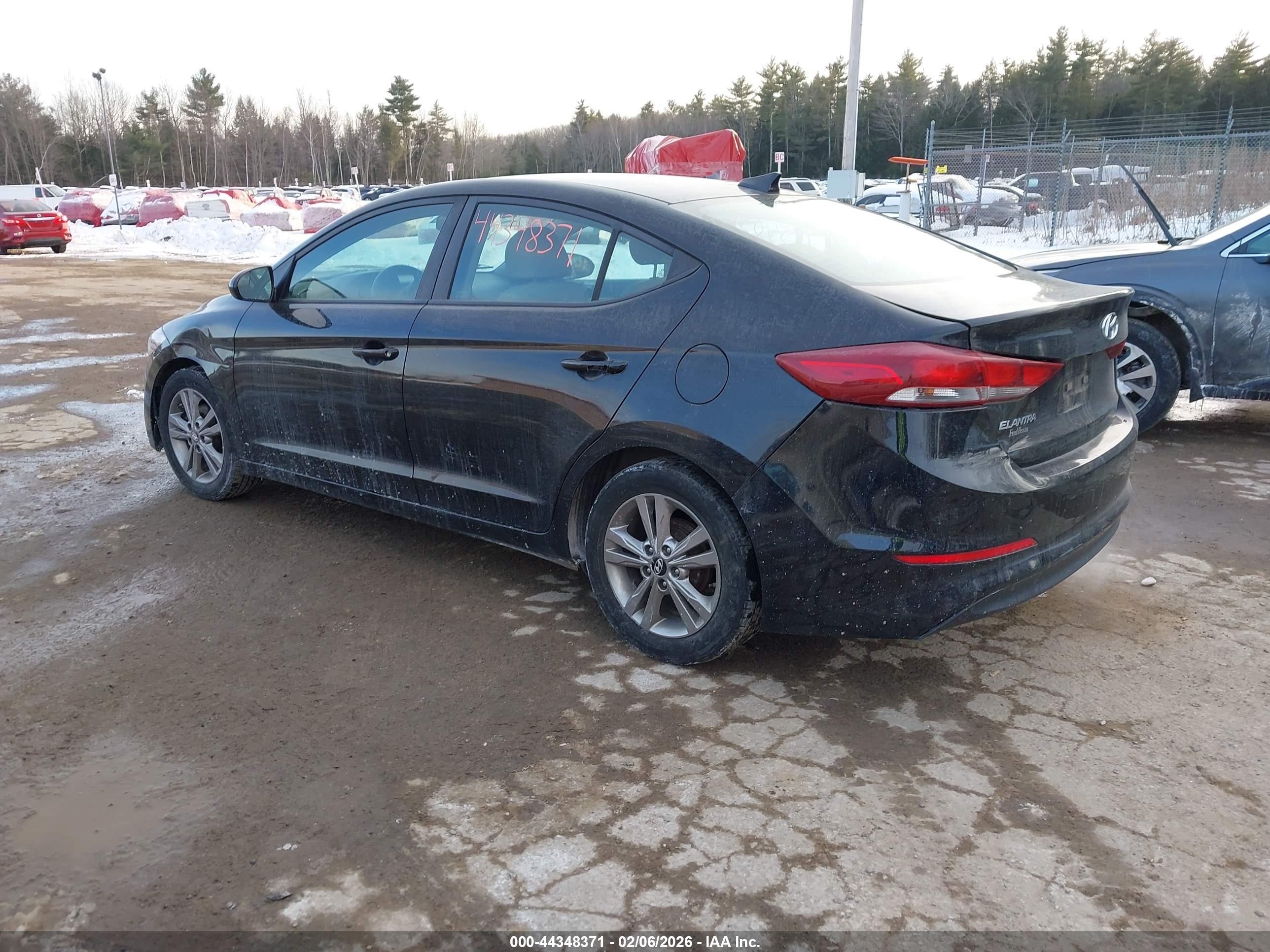 HYUNDAI ELANTRA image 3