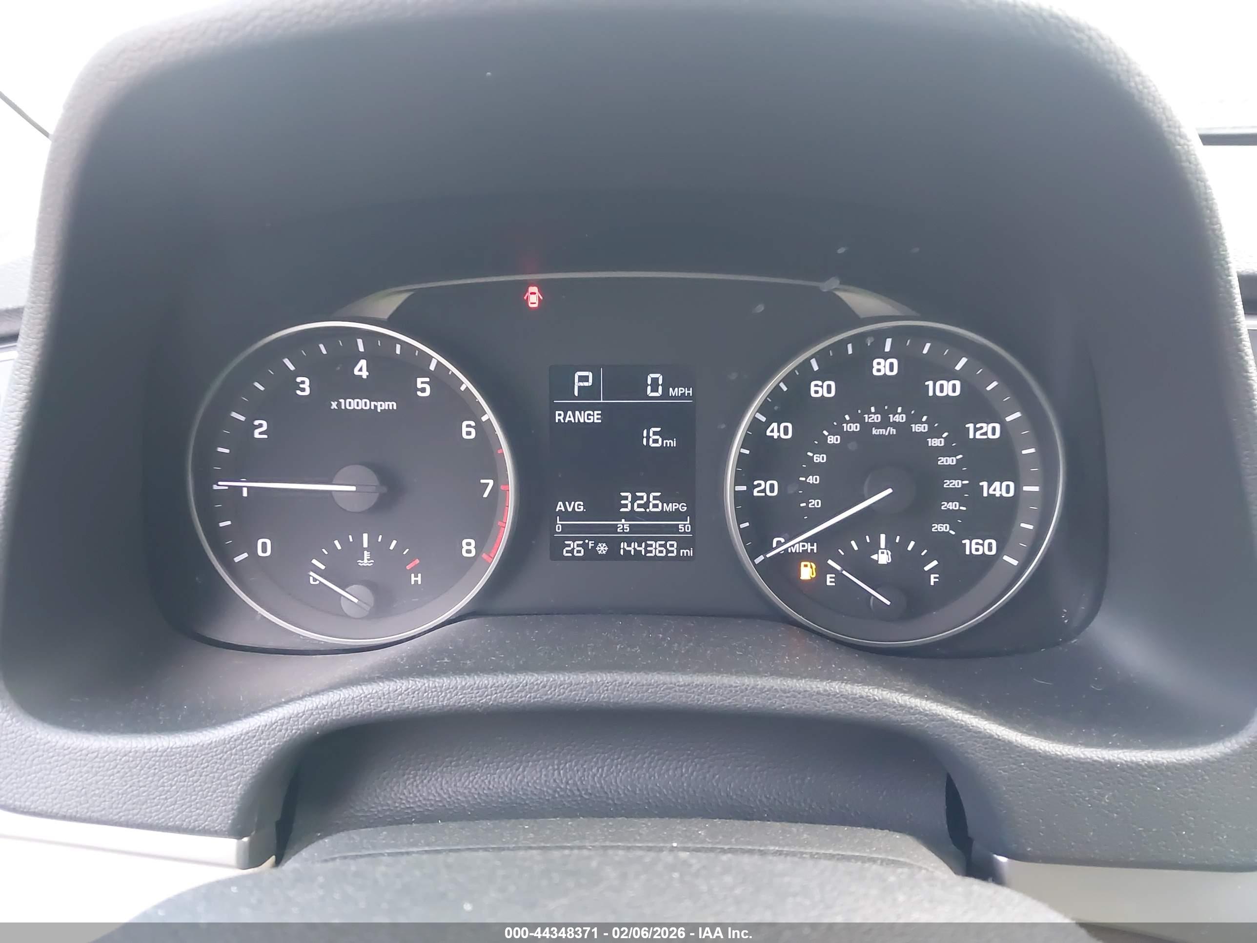 HYUNDAI ELANTRA image 7