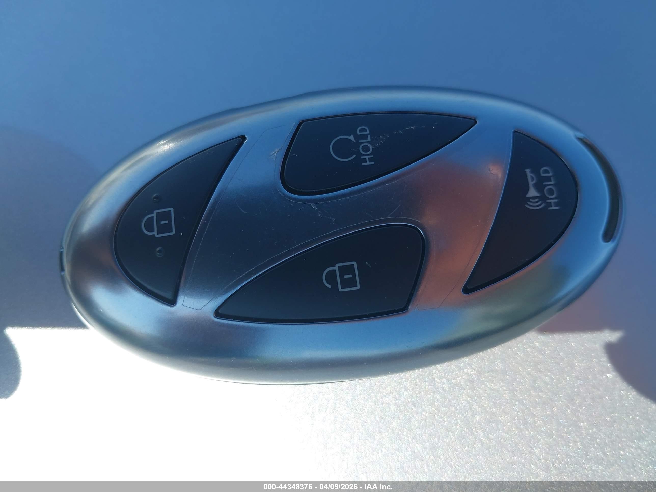 HYUNDAI TUCSON image 11