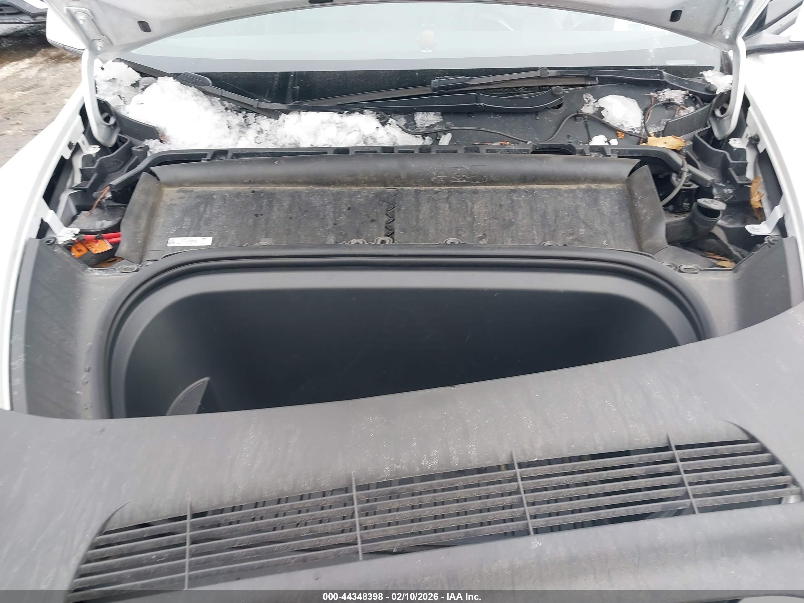 TESLA MODEL image 10
