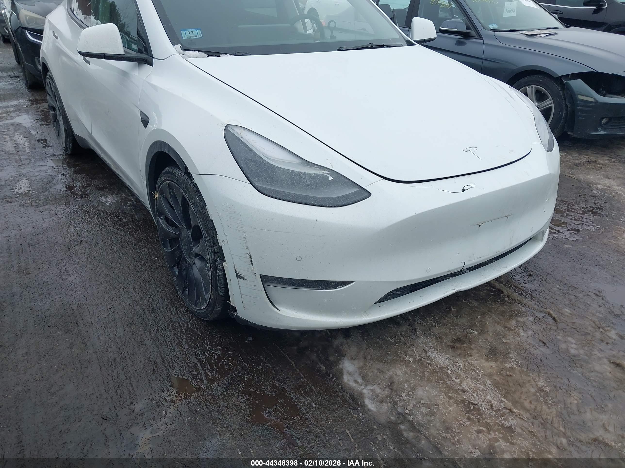 TESLA MODEL image 6
