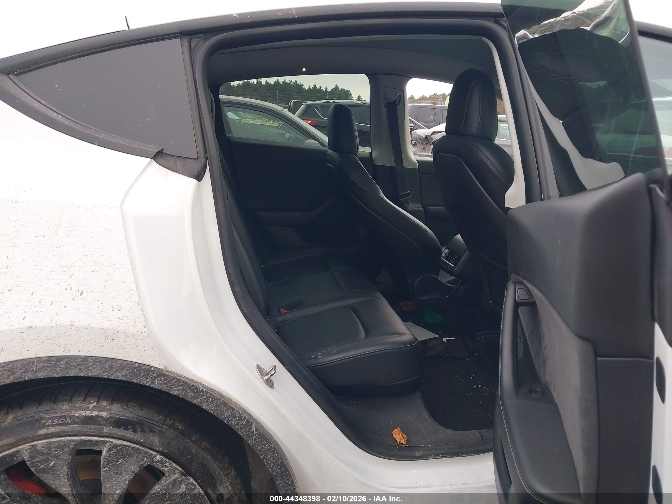 TESLA MODEL image 8