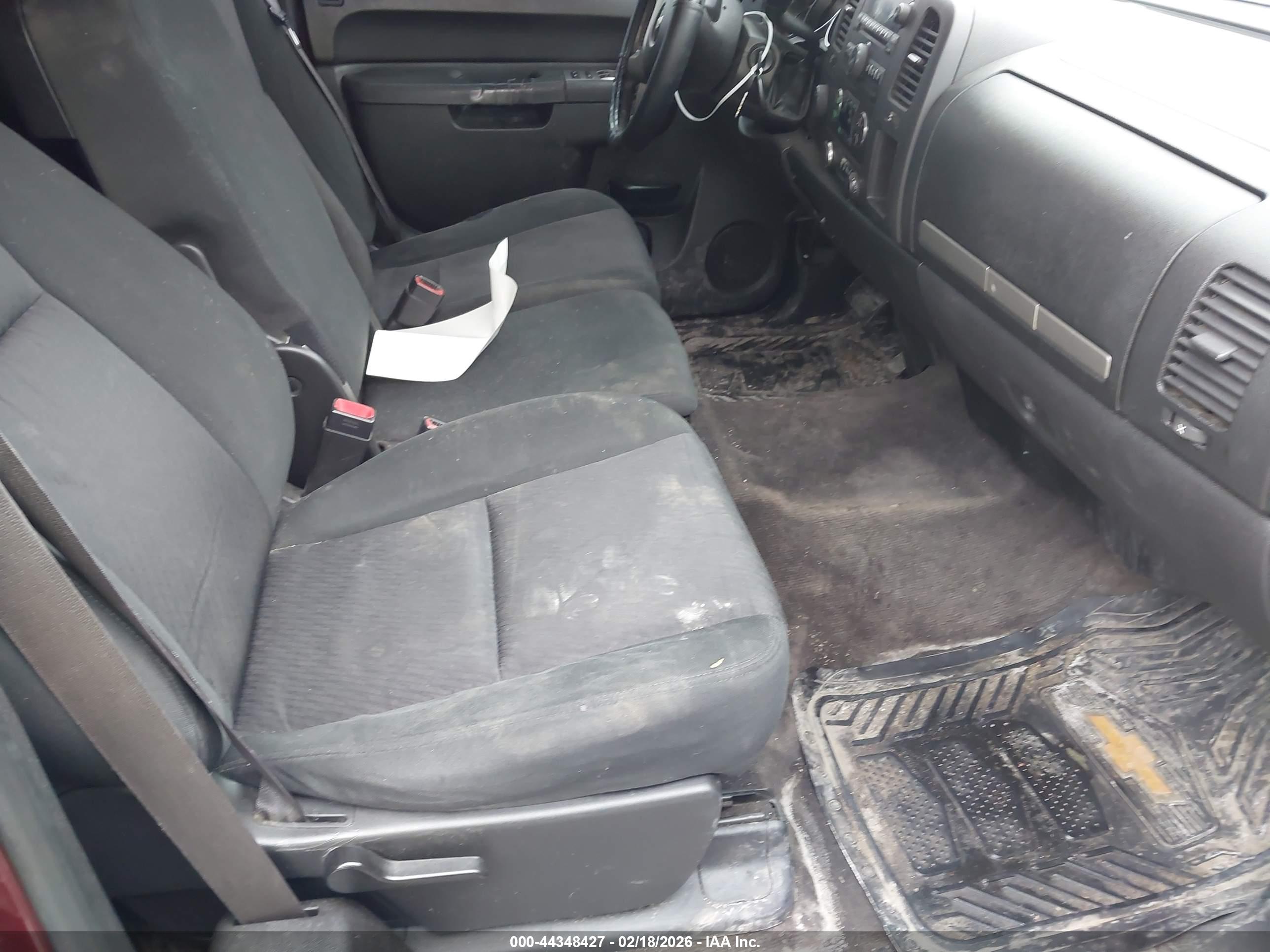 CHEVROLET SILVERADO image 5