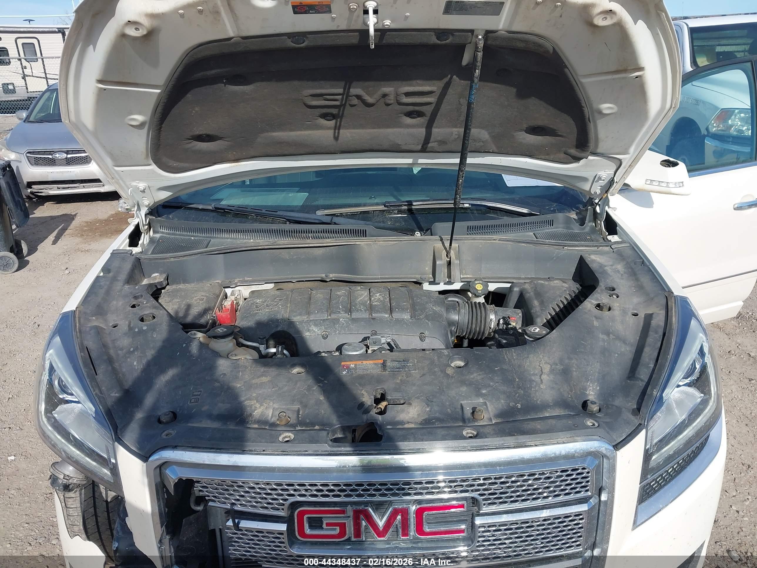 GMC ACADIA image 10
