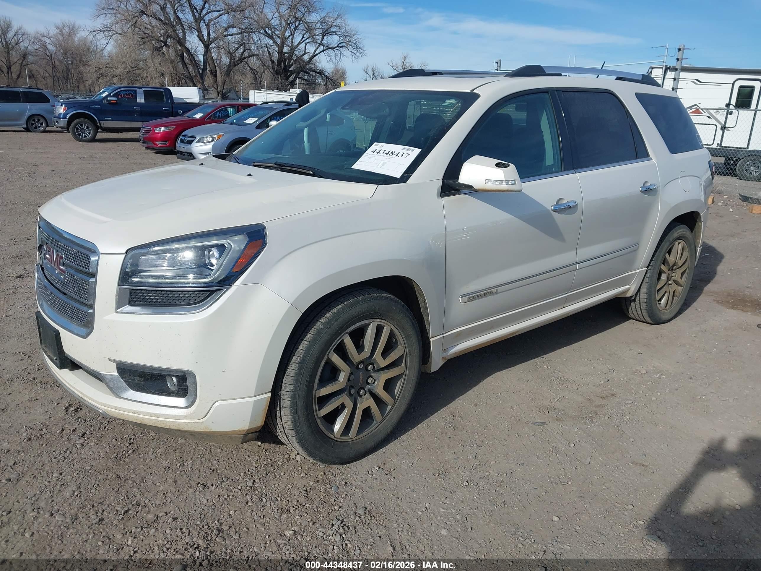 GMC ACADIA image 2