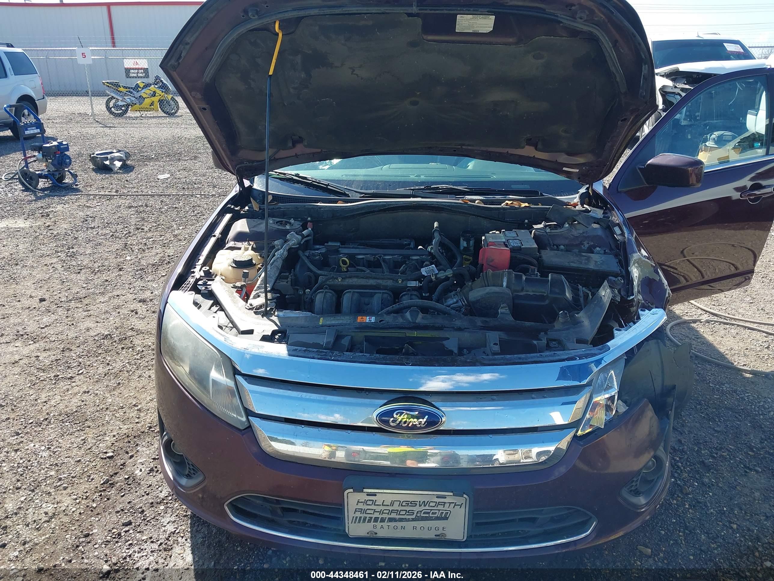 FORD FUSION image 10