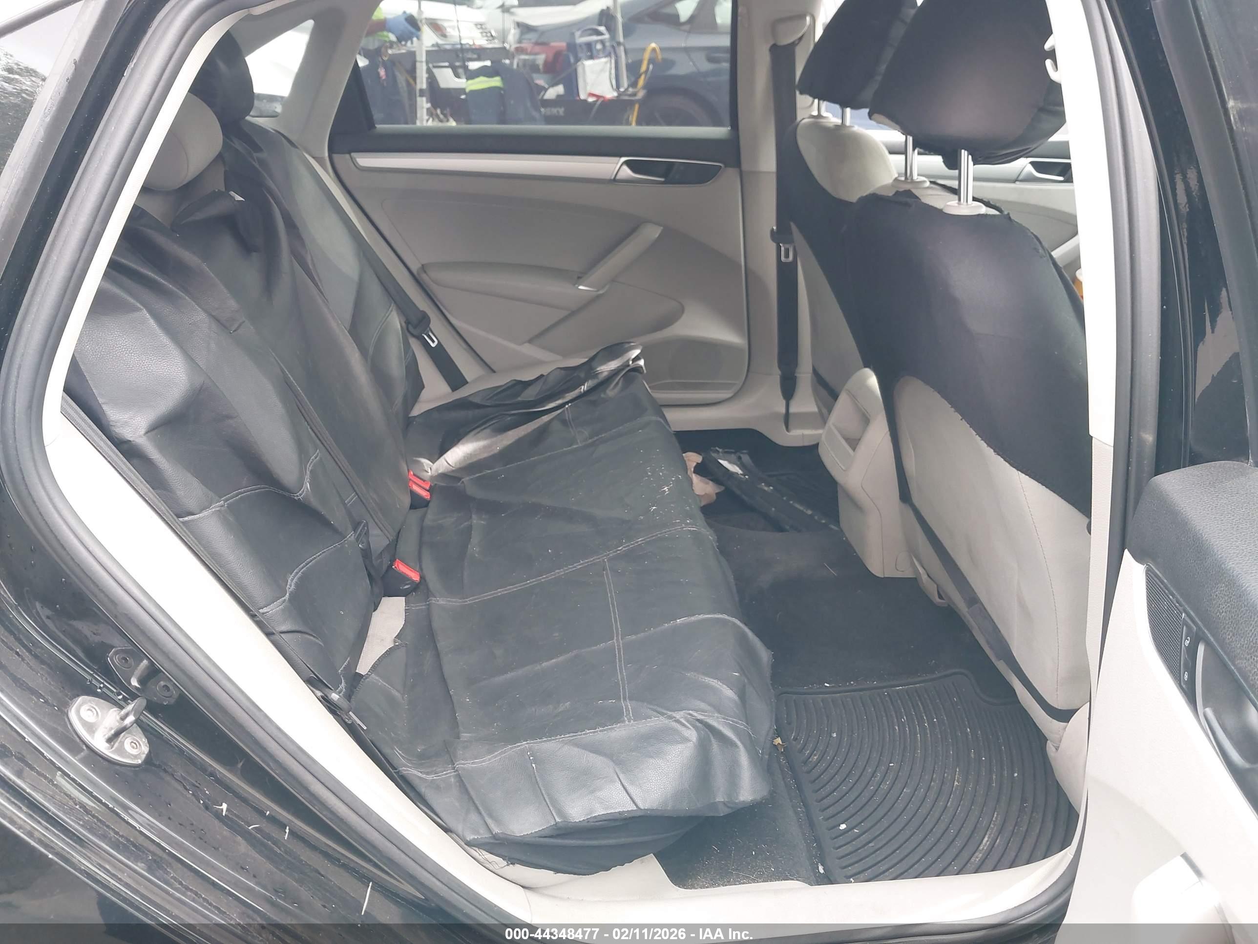 VOLKSWAGEN PASSAT image 8