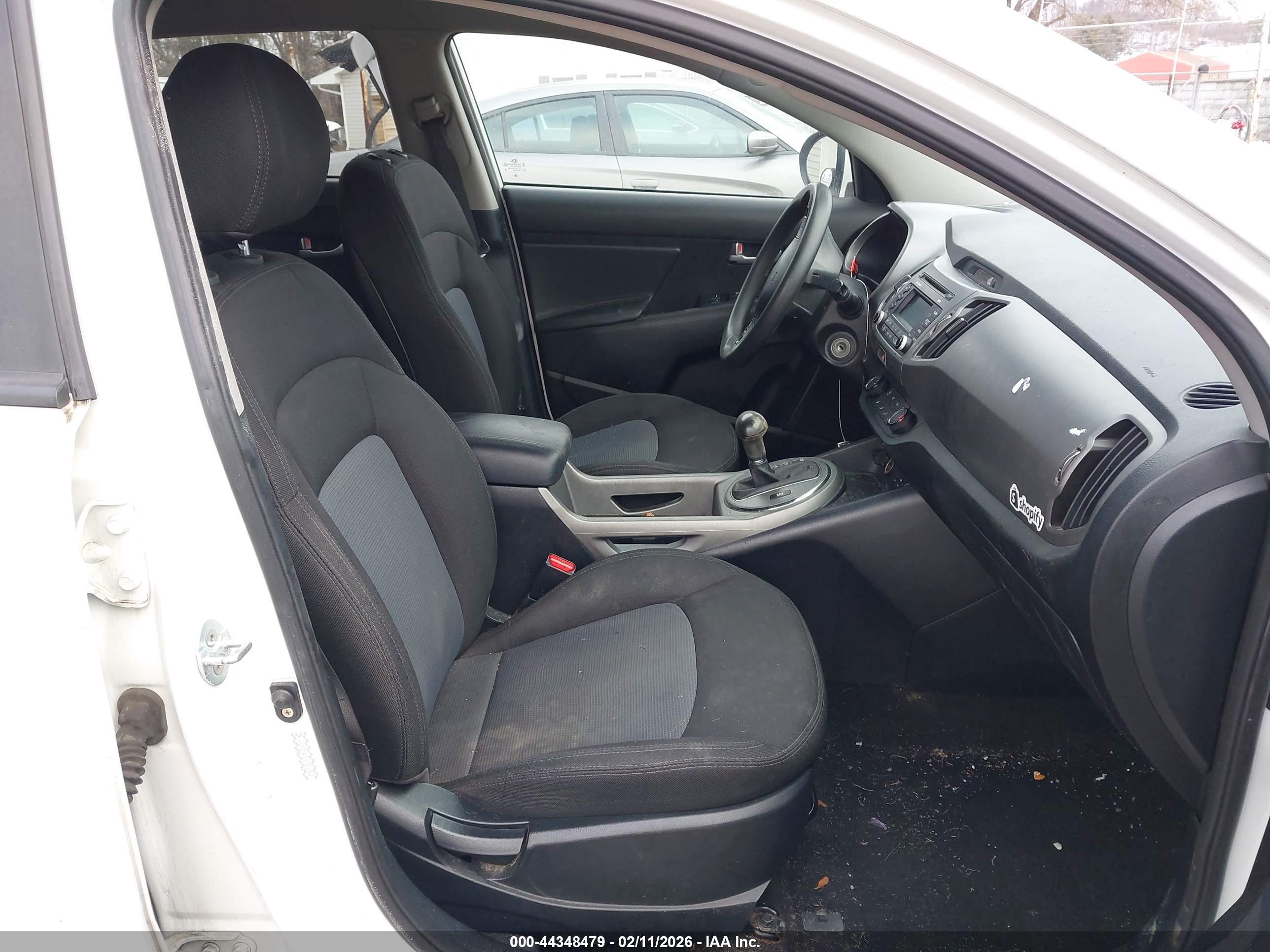 KIA SPORTAGE image 5