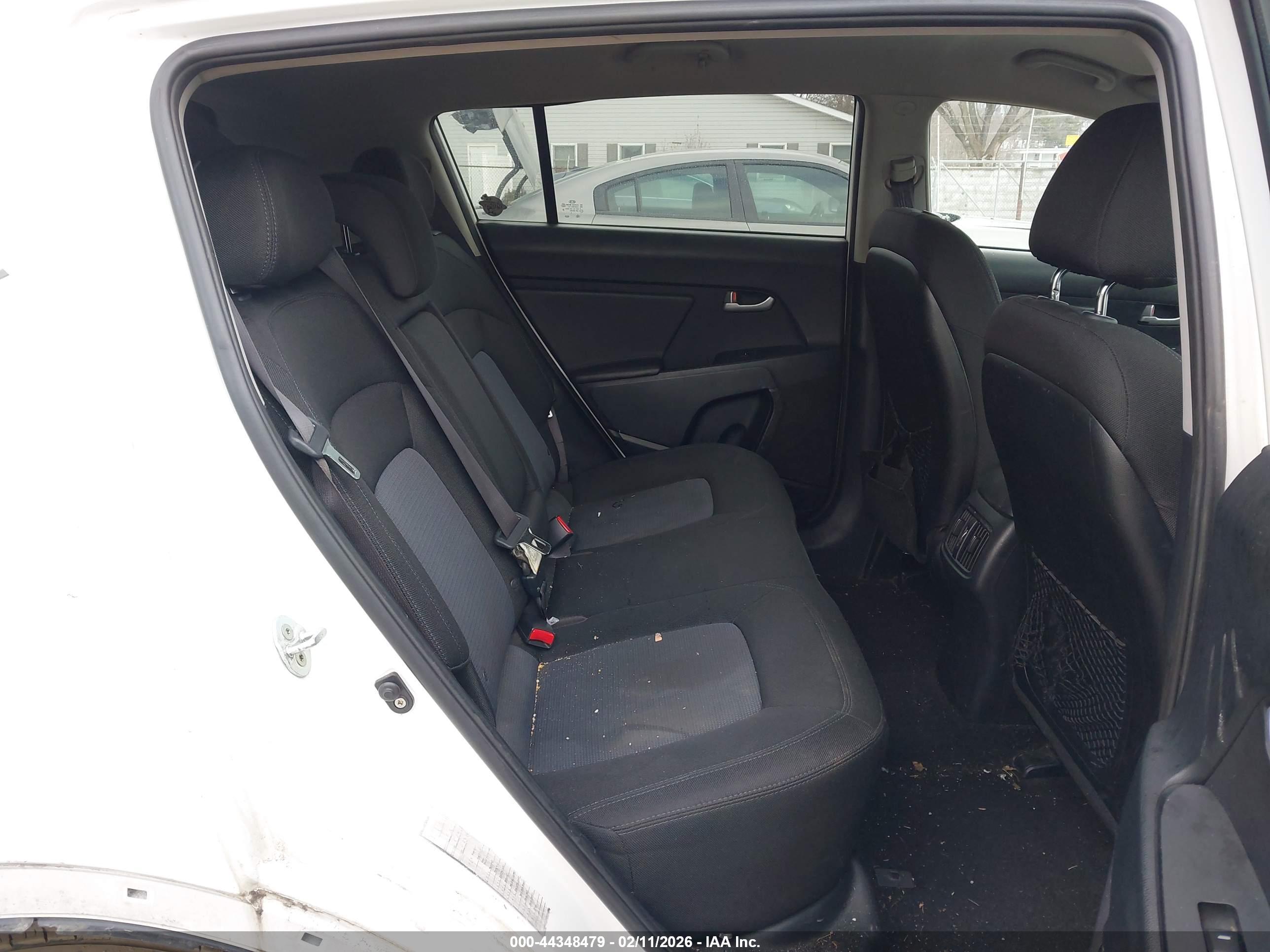 KIA SPORTAGE image 8