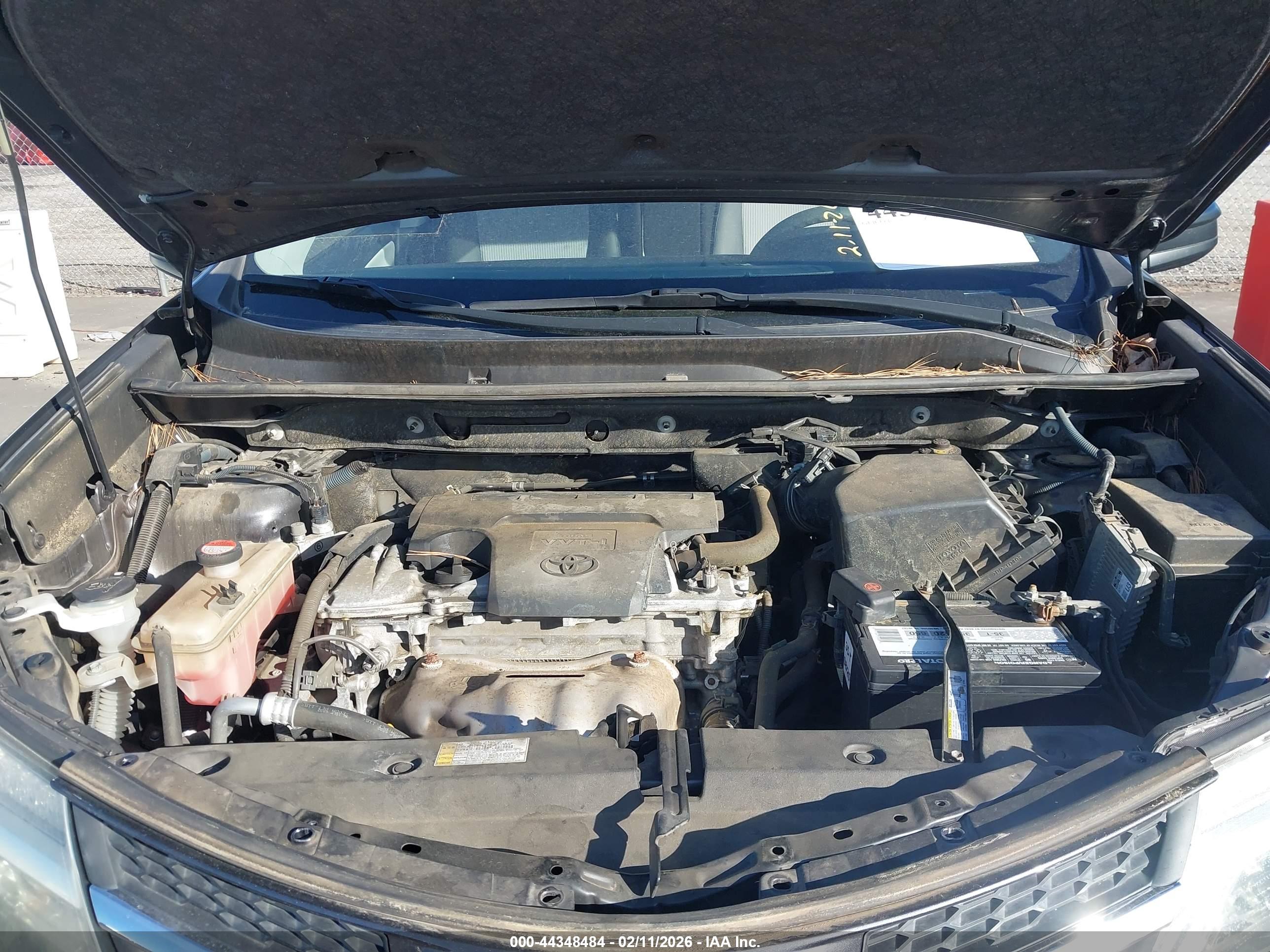 TOYOTA RAV4 image 10