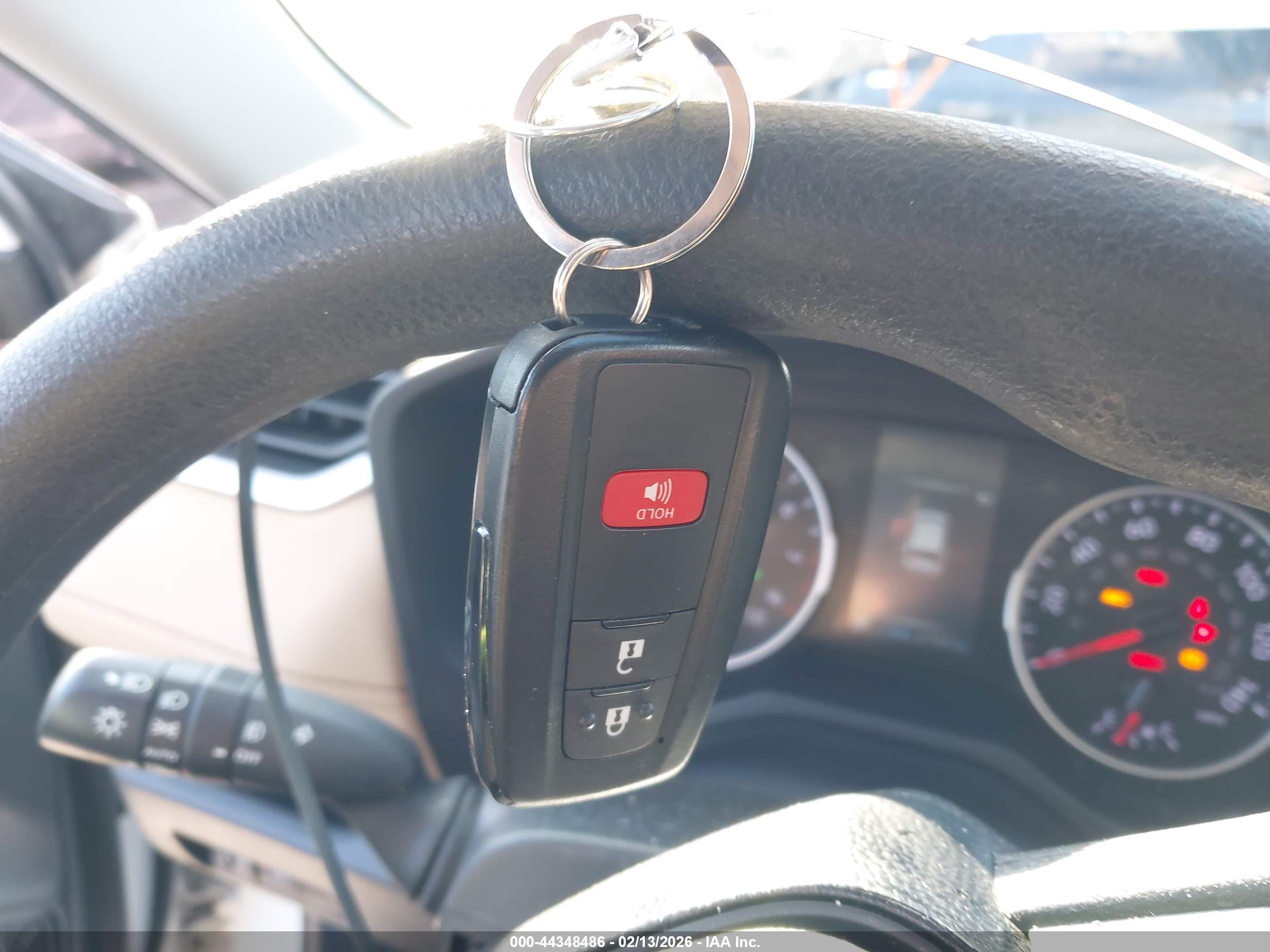 TOYOTA RAV4 image 11