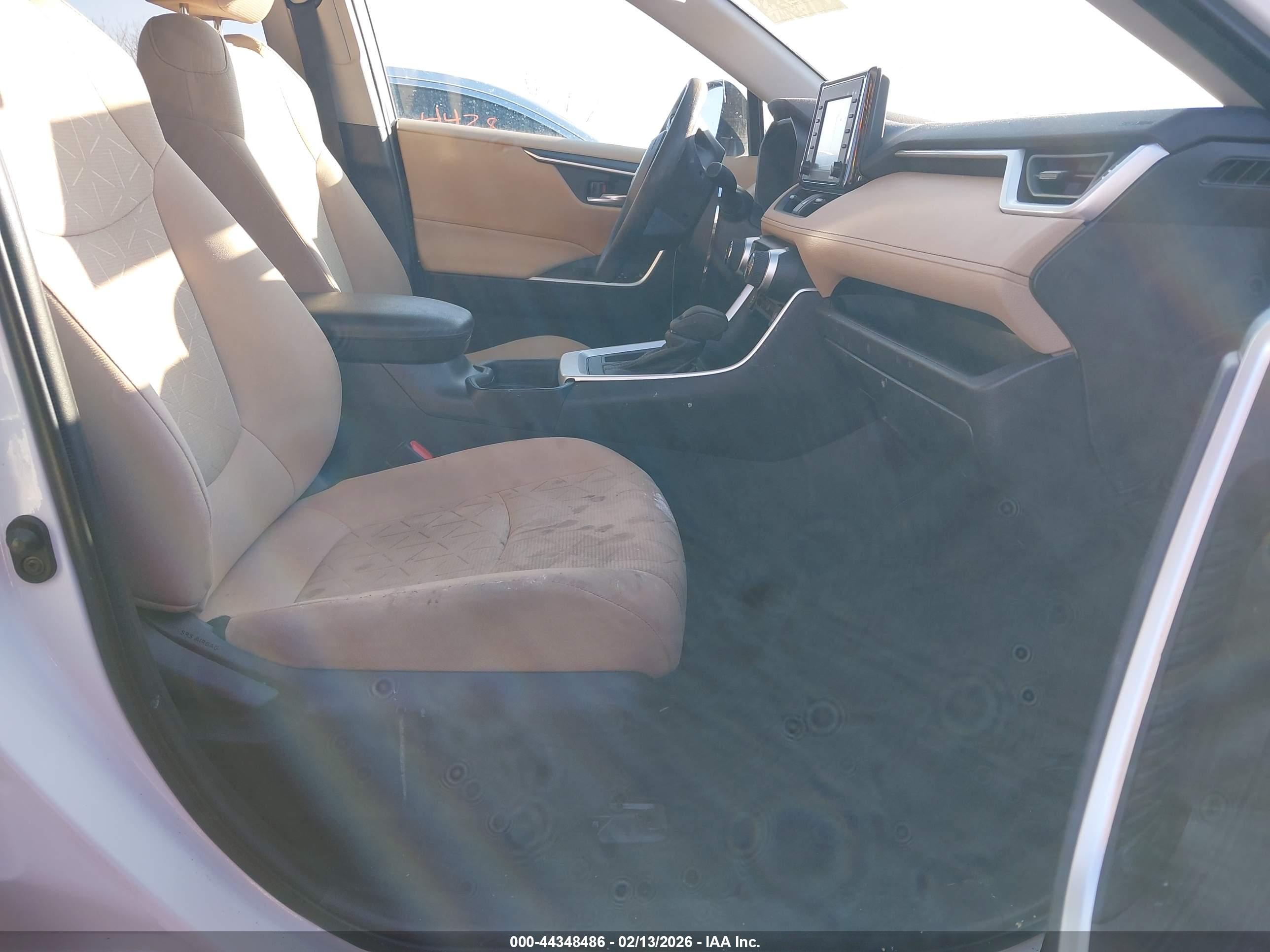 TOYOTA RAV4 image 5