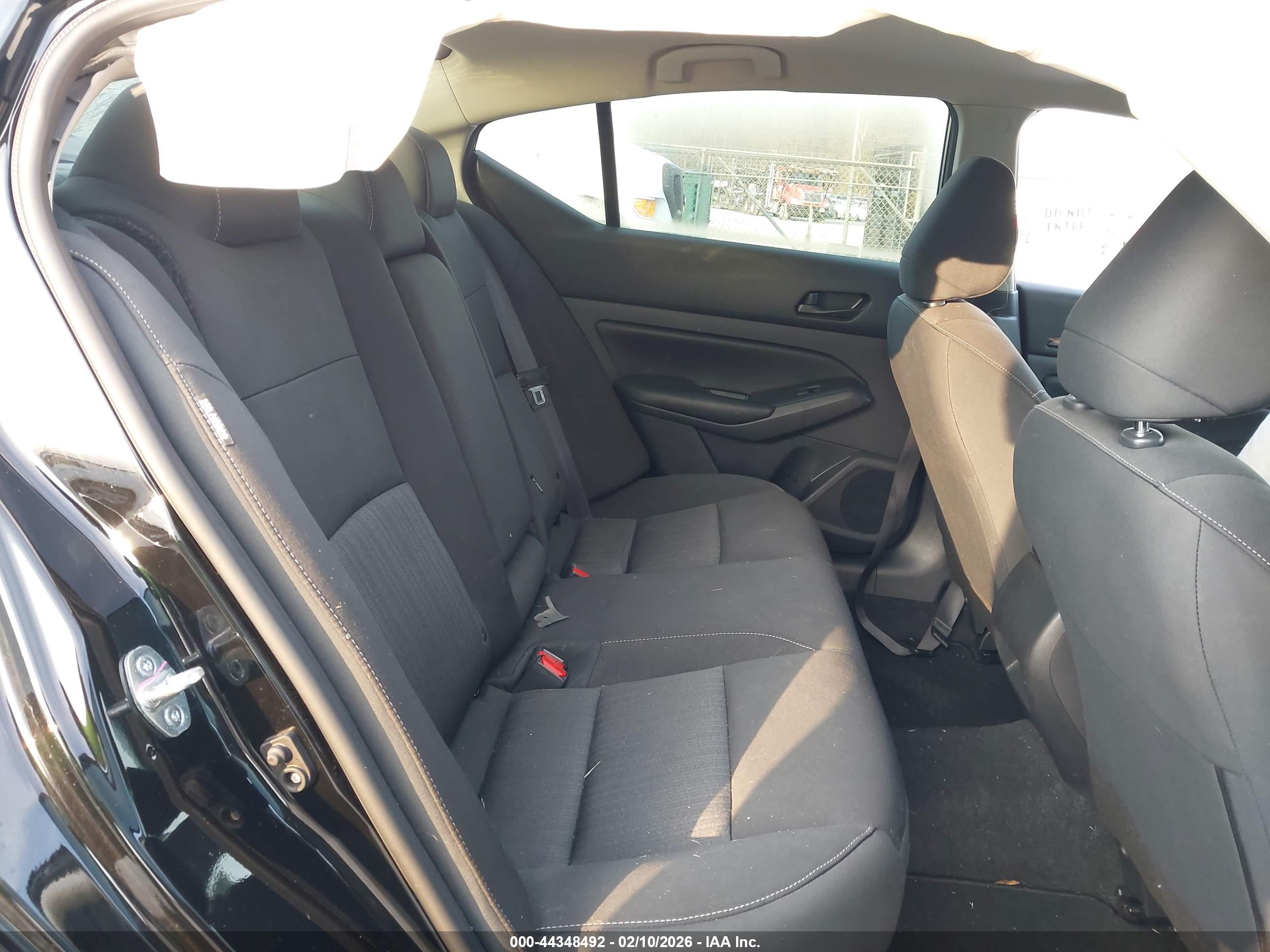 NISSAN ALTIMA image 8