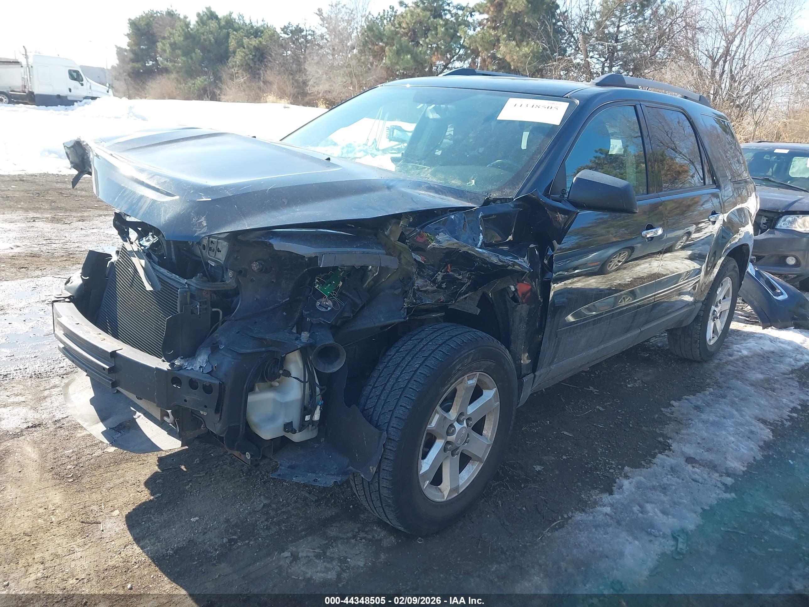 GMC ACADIA image 2