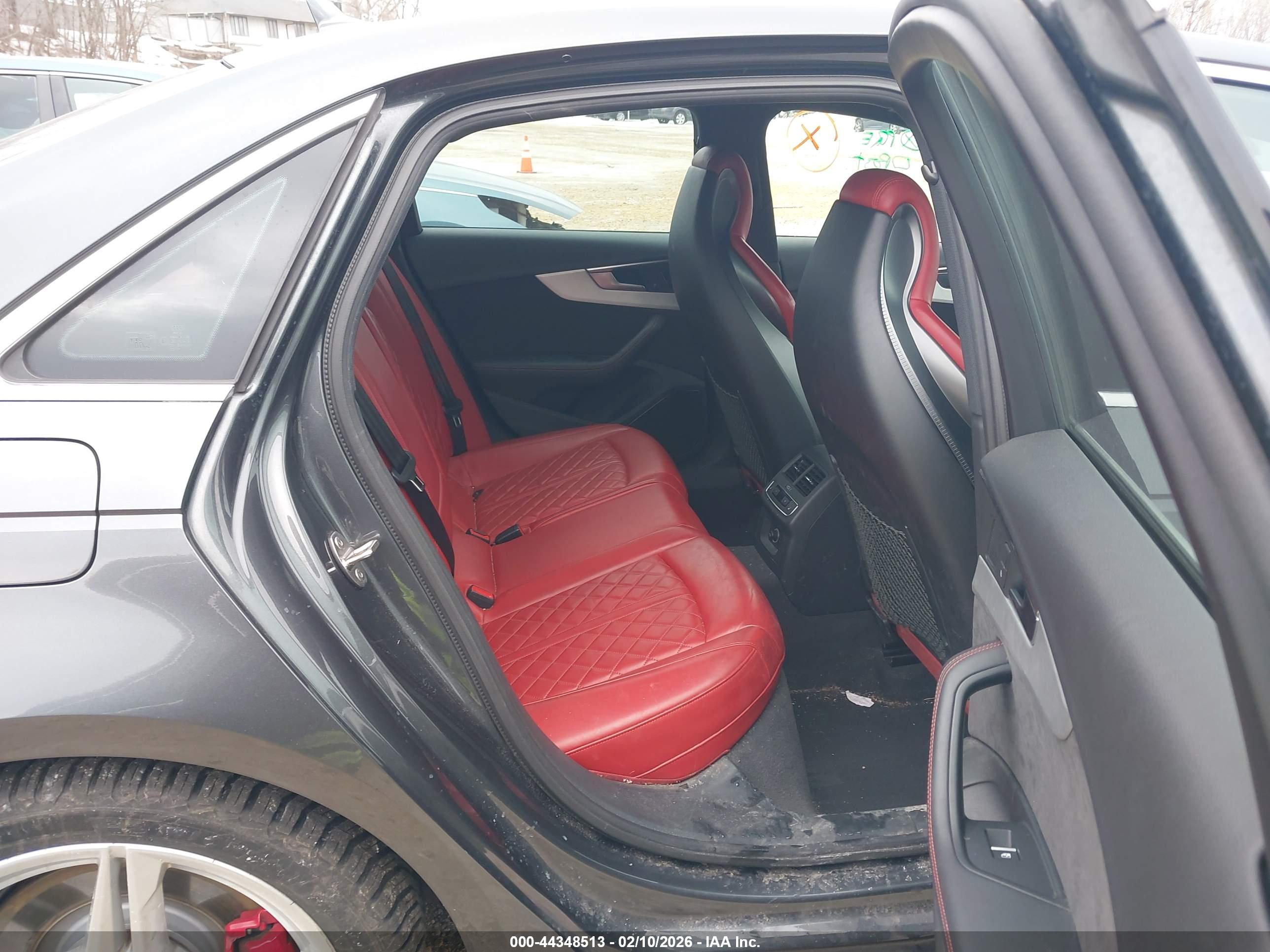 AUDI S4 image 8