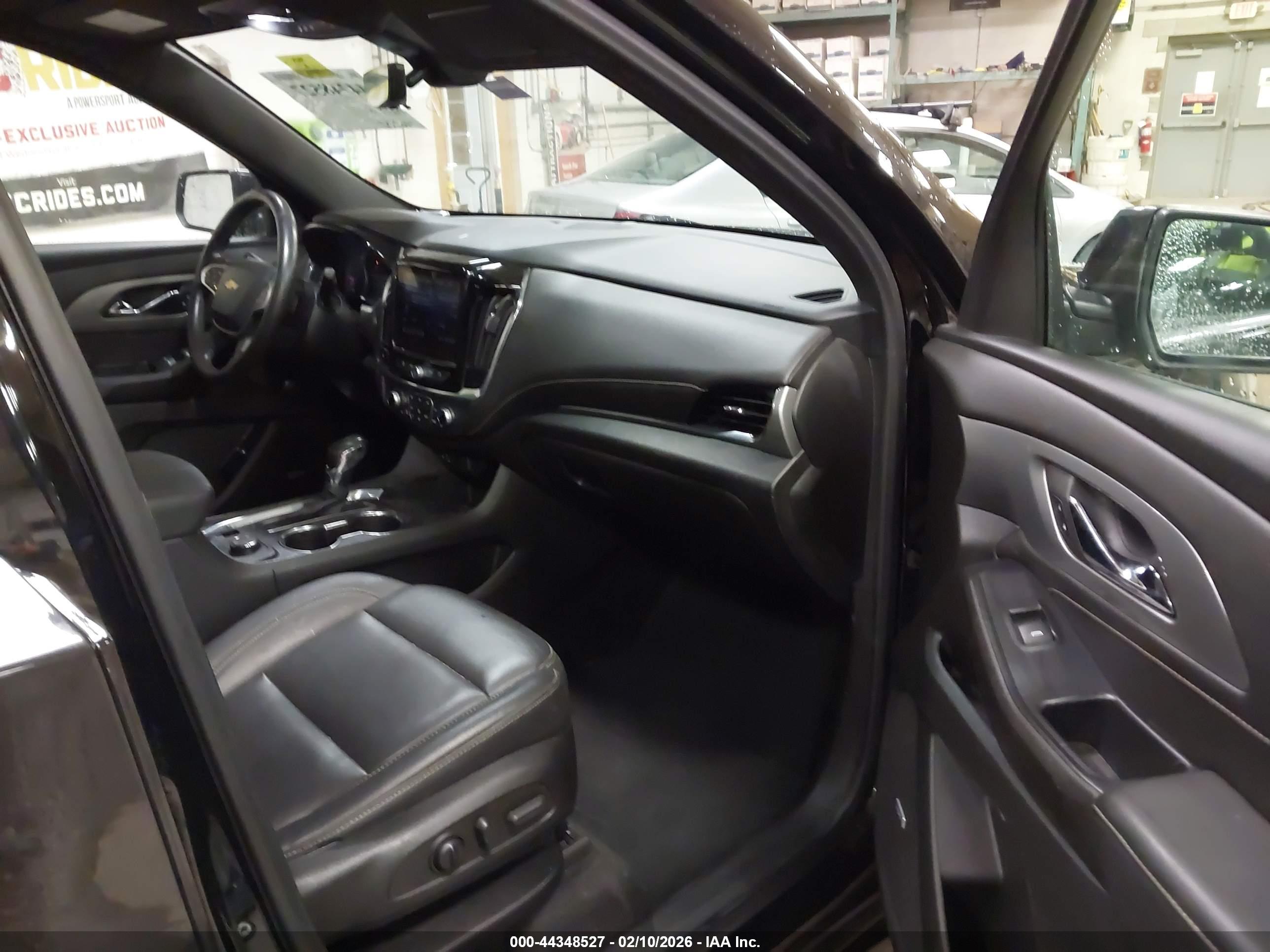 CHEVROLET TRAVERSE image 5