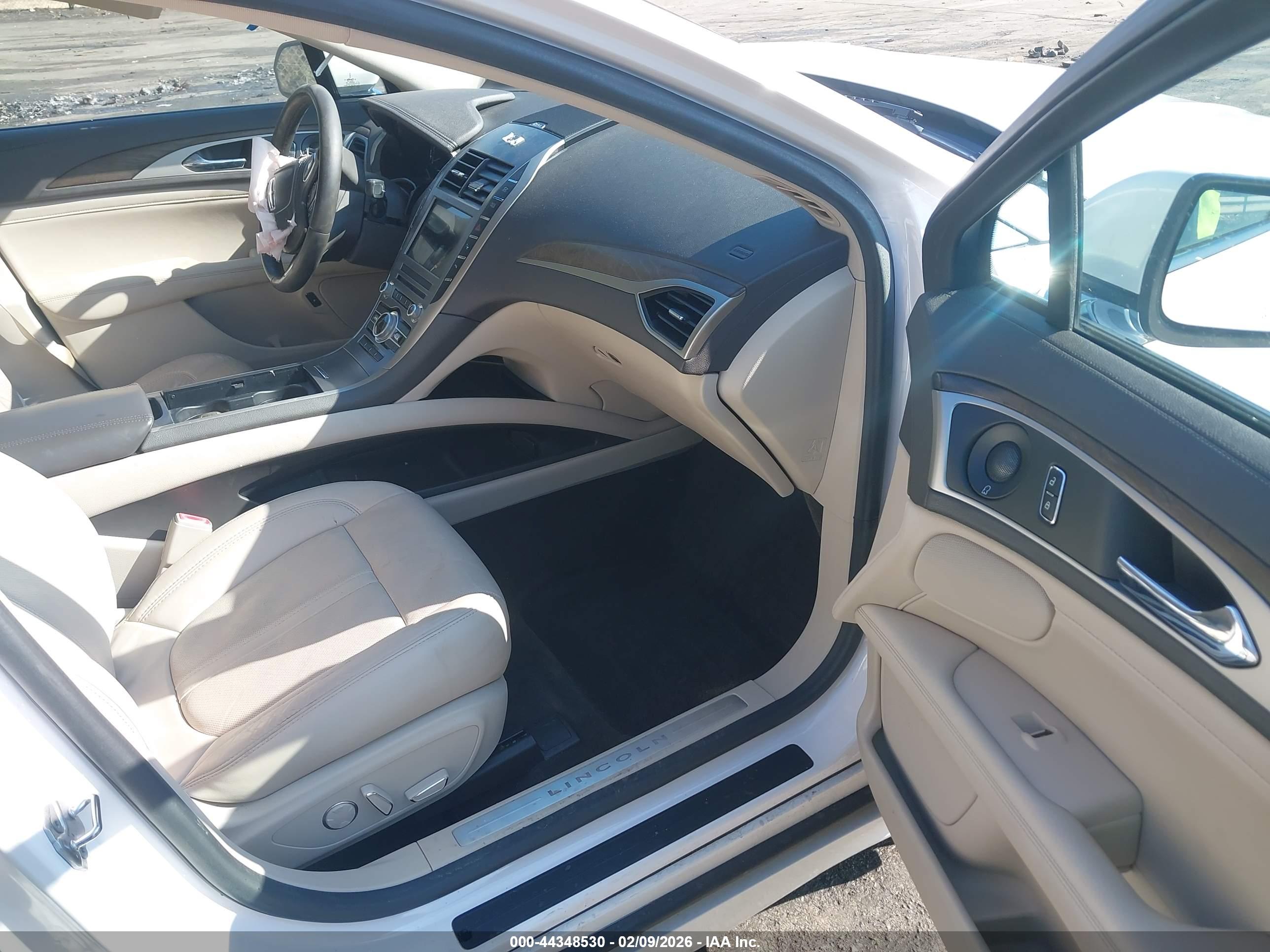LINCOLN MKZ image 5
