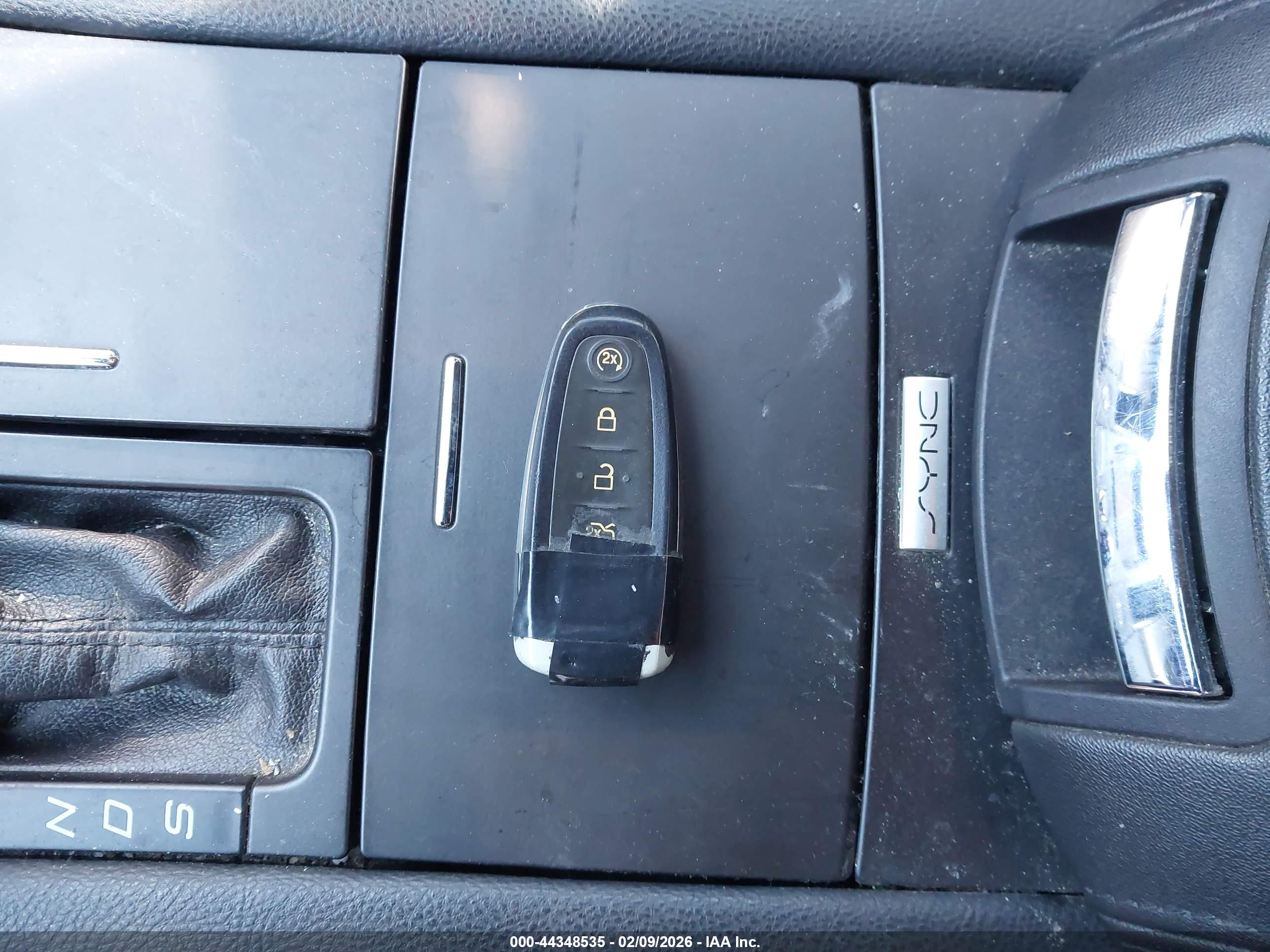 FORD TAURUS image 11