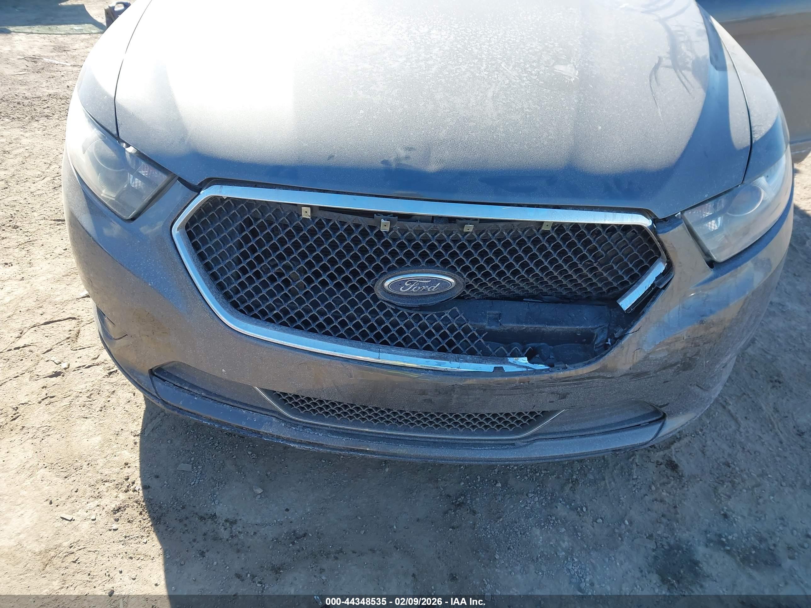 FORD TAURUS image 6