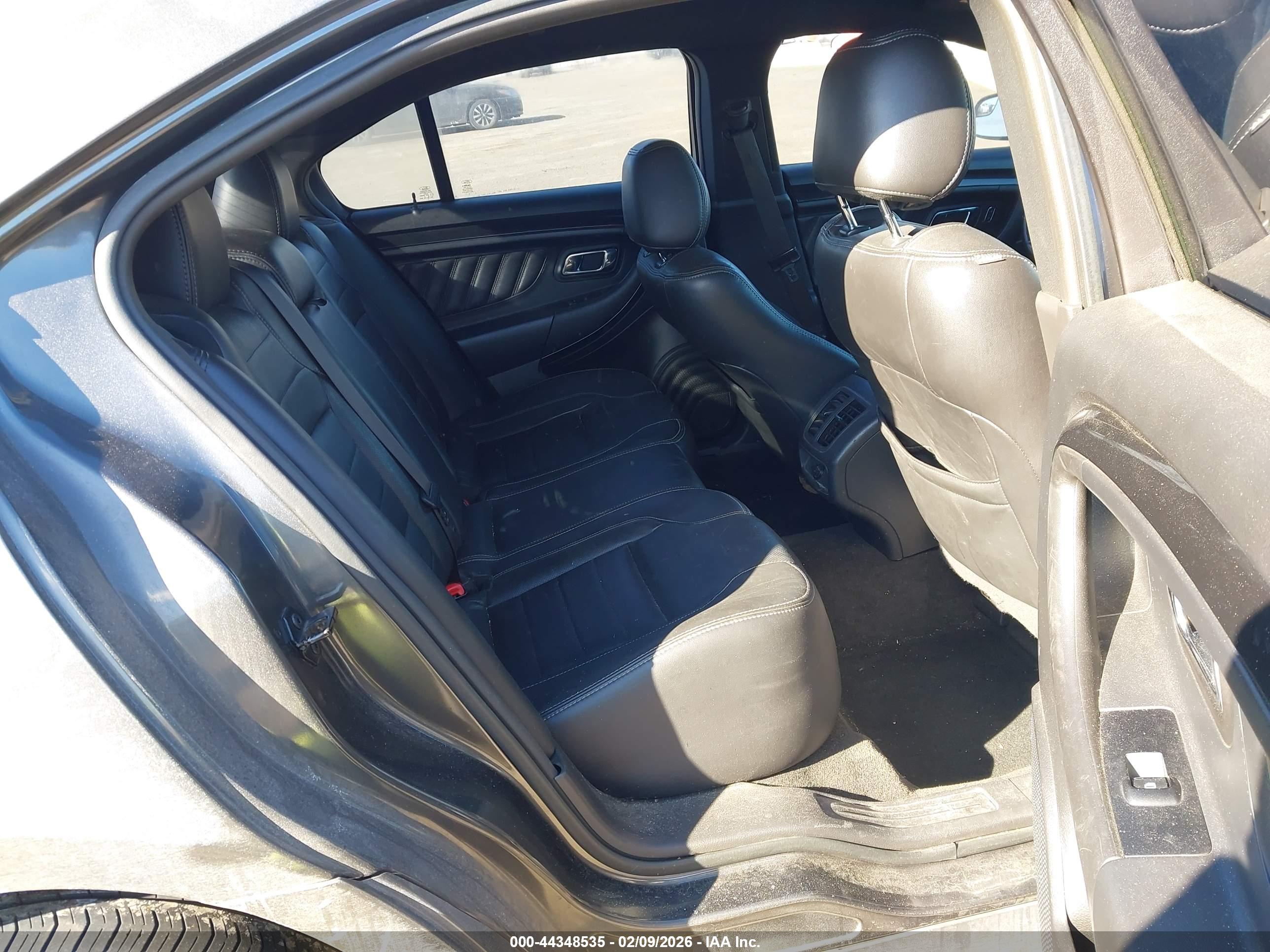 FORD TAURUS image 8