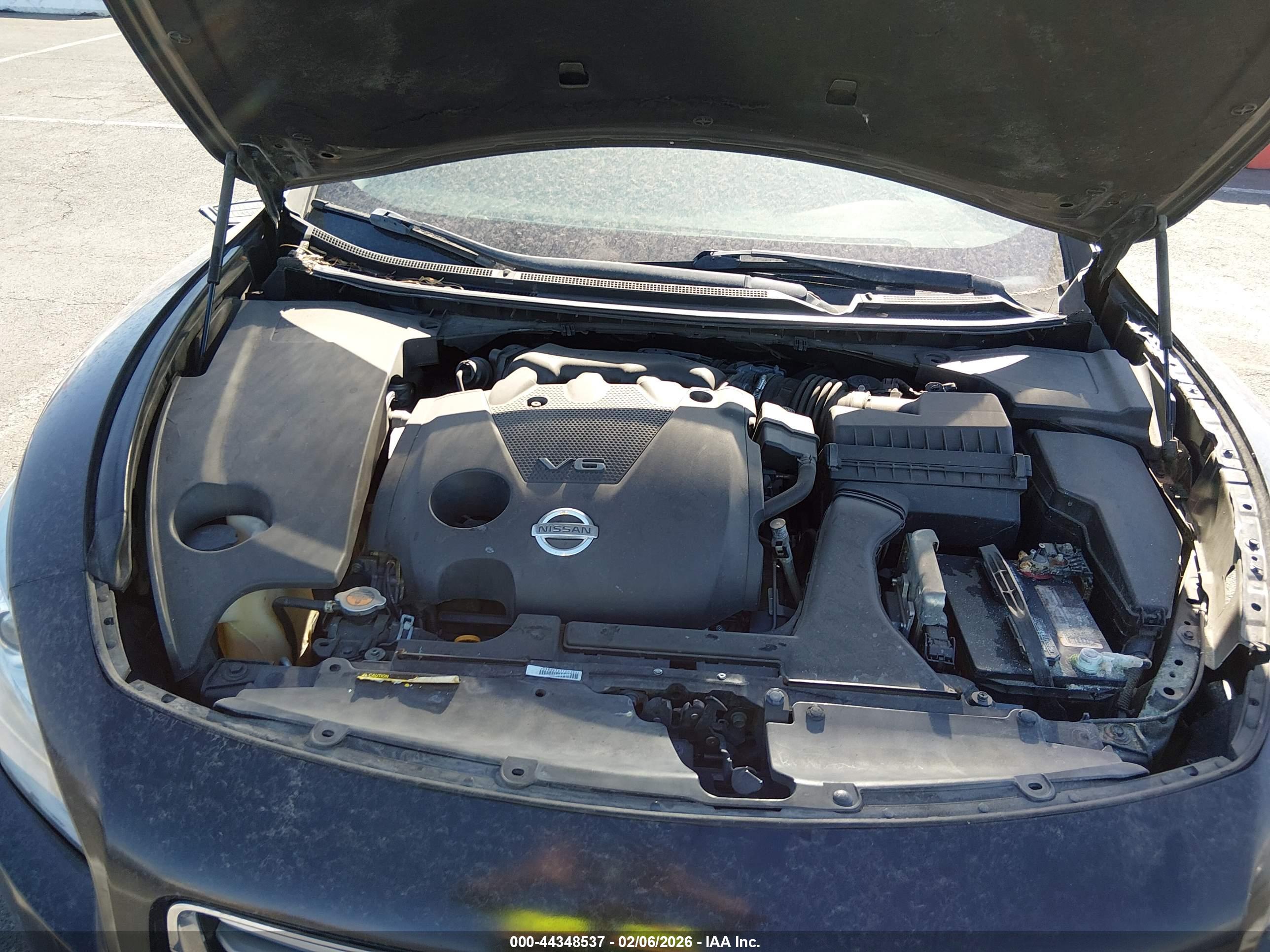 NISSAN MAXIMA image 10