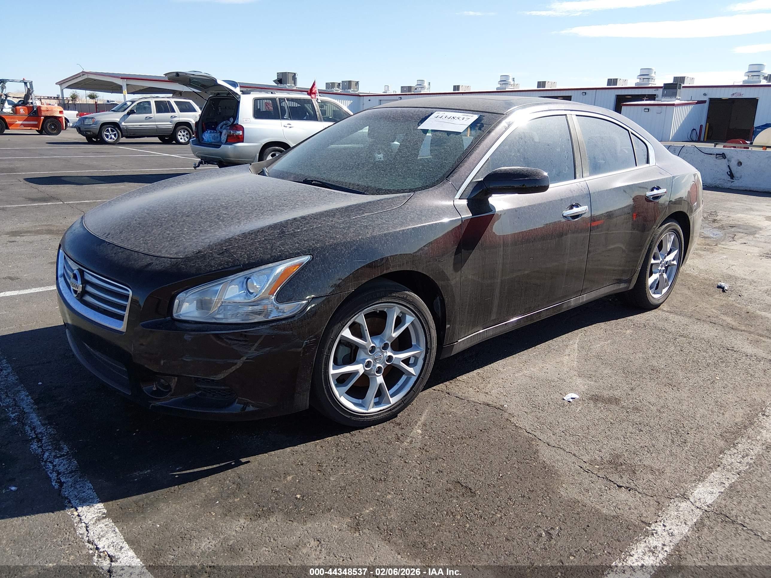 NISSAN MAXIMA image 2