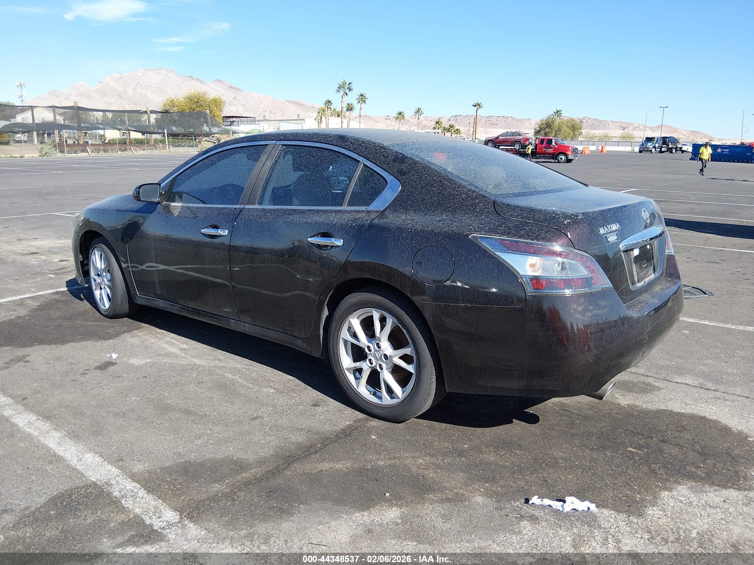 NISSAN MAXIMA image 3