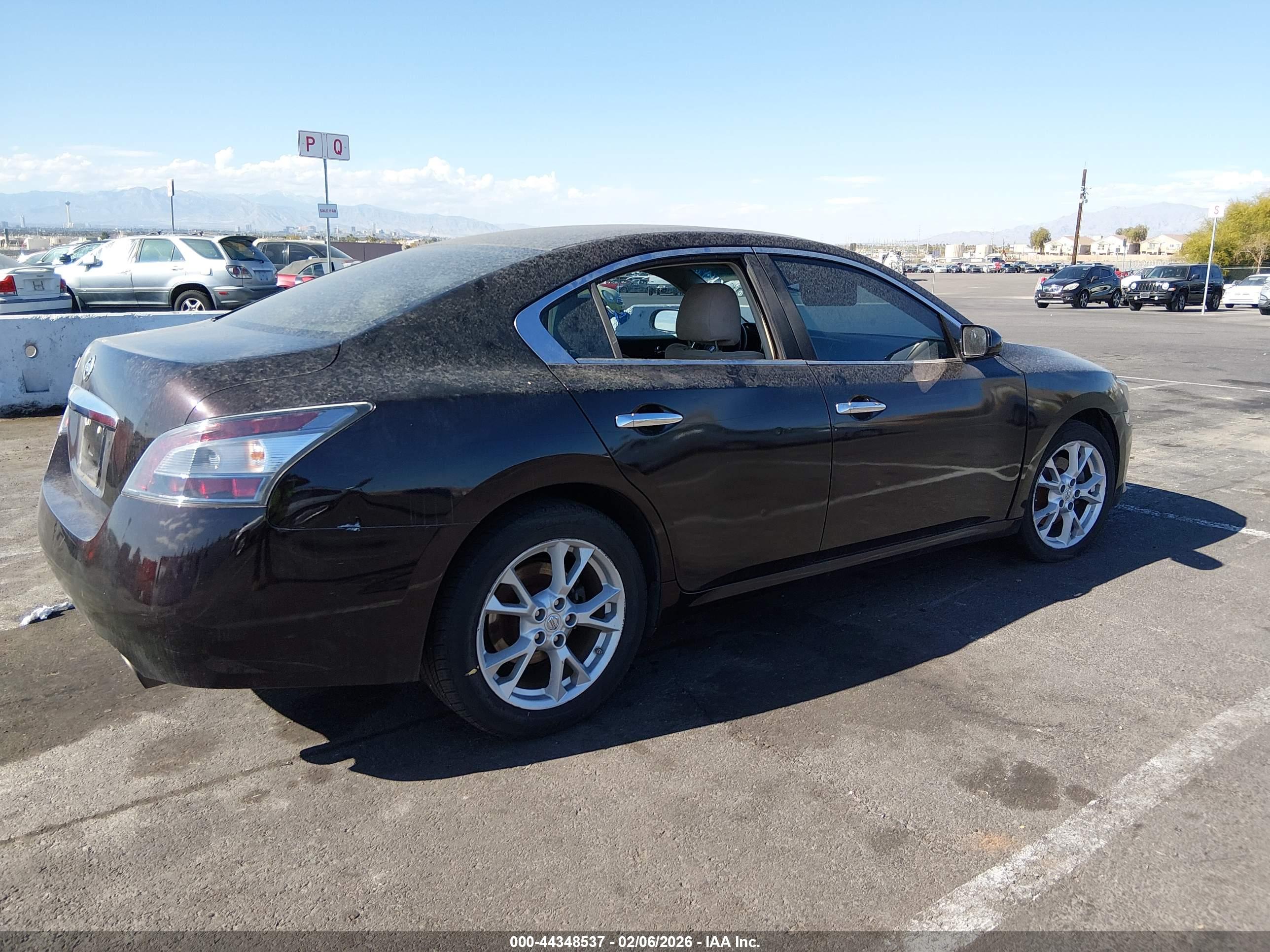 NISSAN MAXIMA image 4