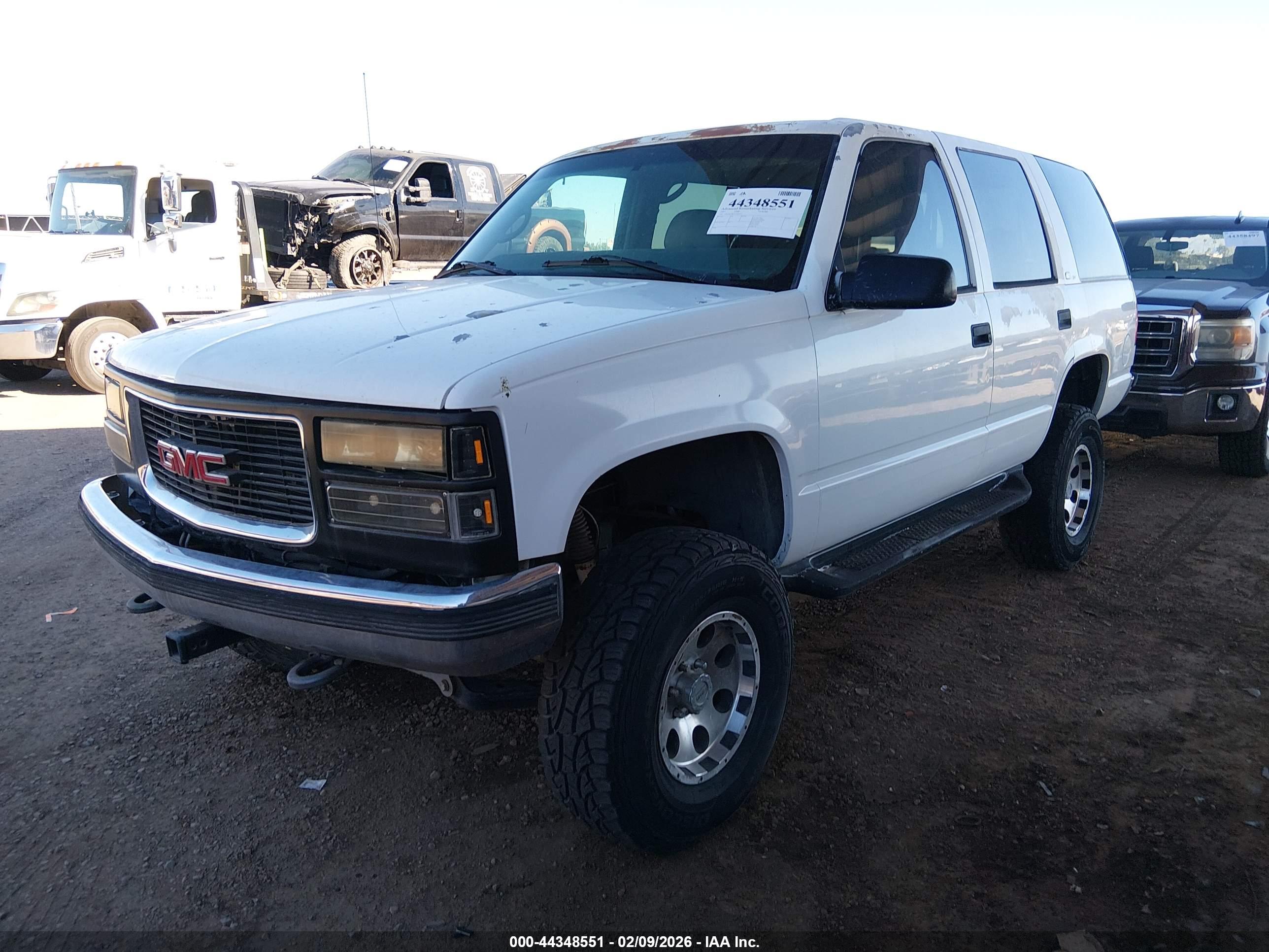 GMC YUKON image 2