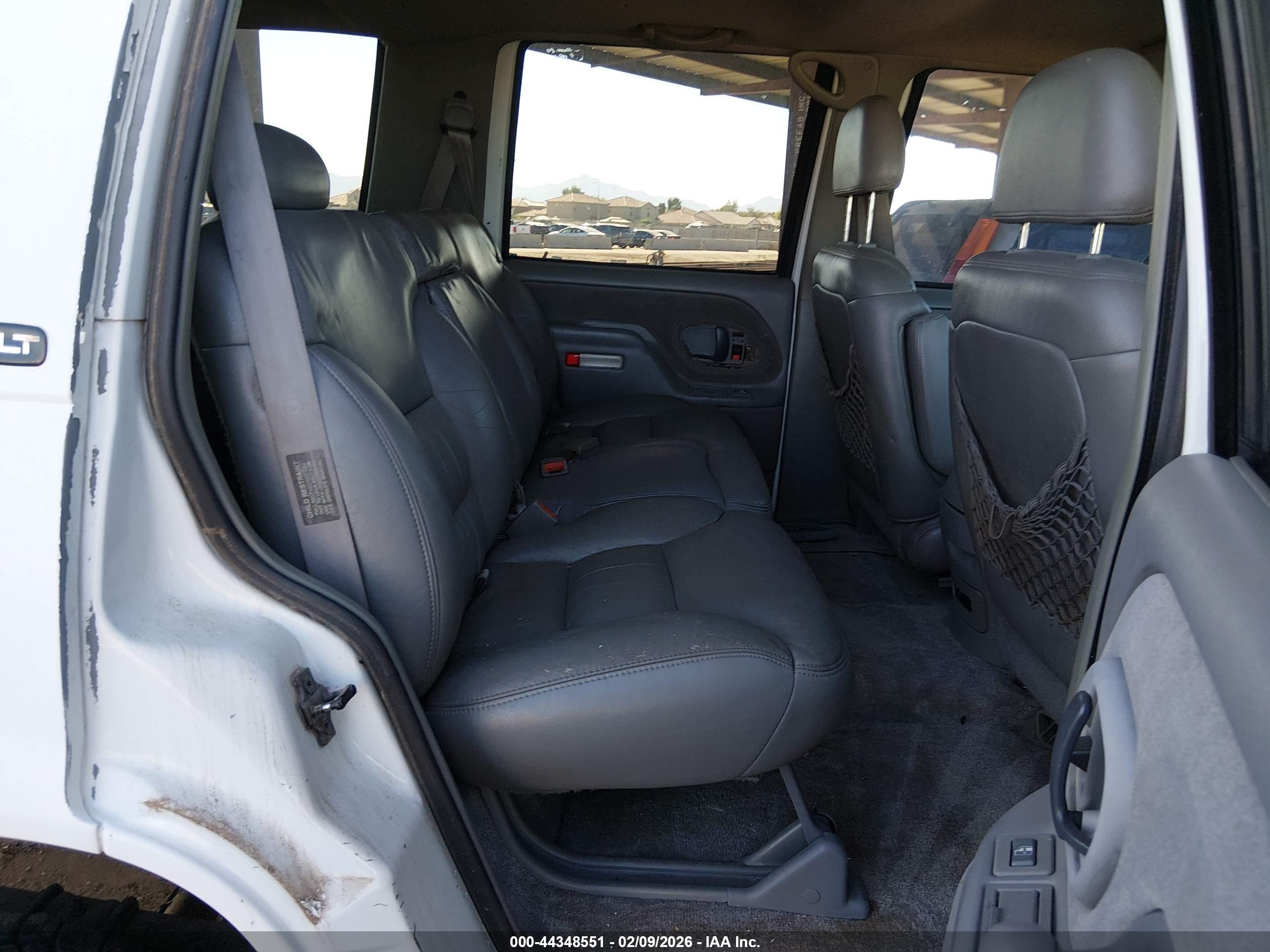 GMC YUKON image 8