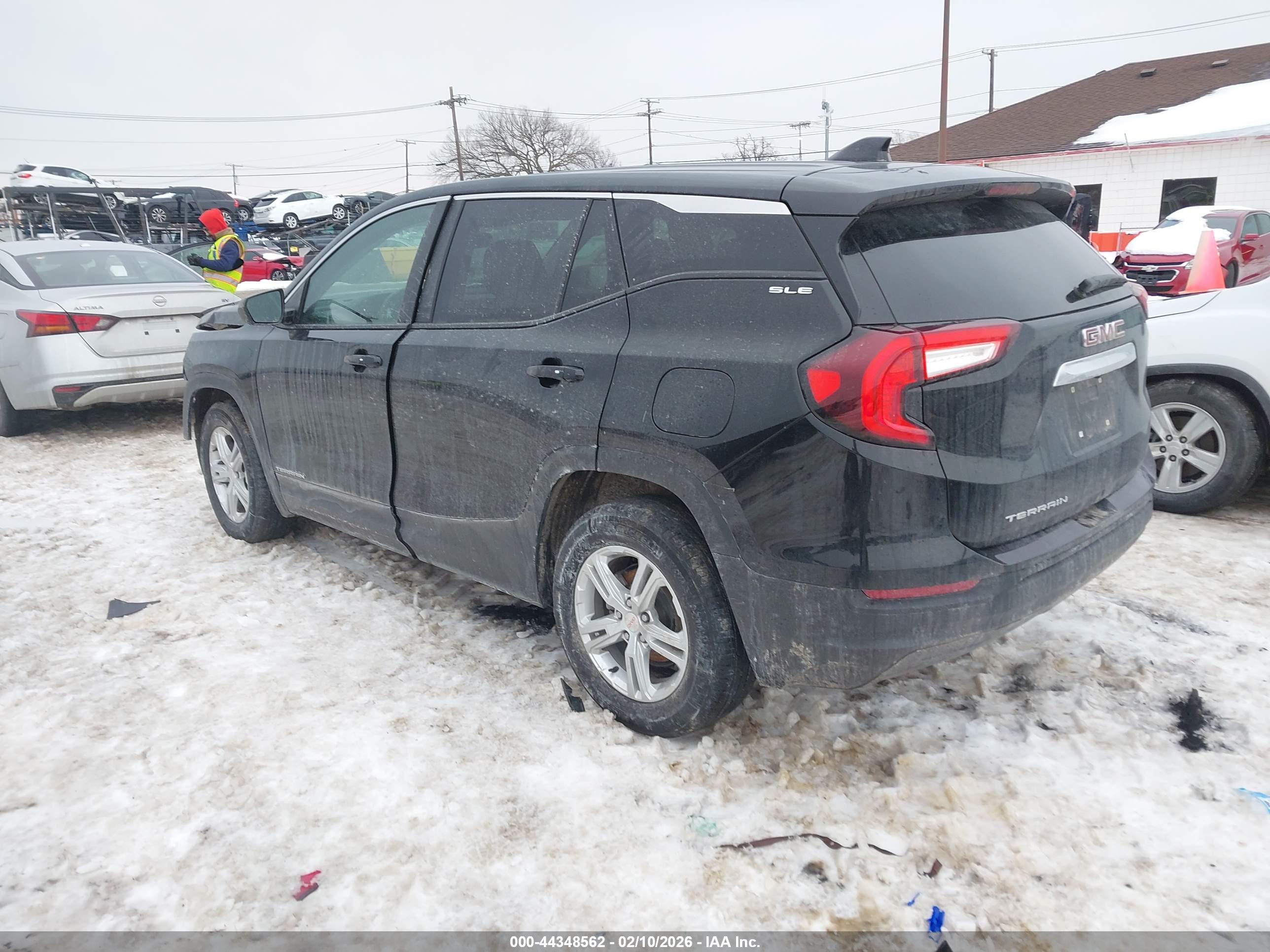 GMC TERRAIN image 3