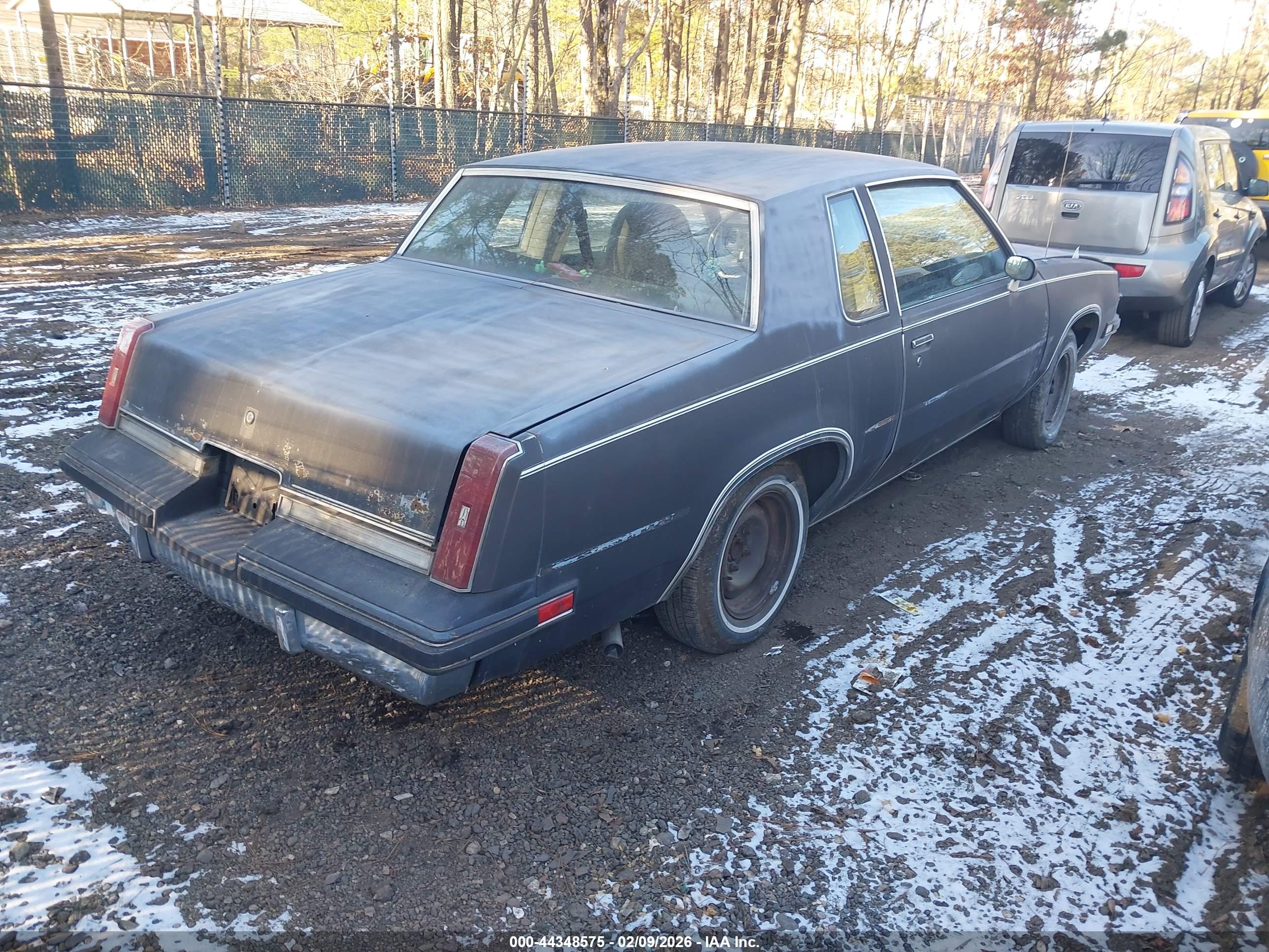 OLDSMOBILE CUTLASS image 4